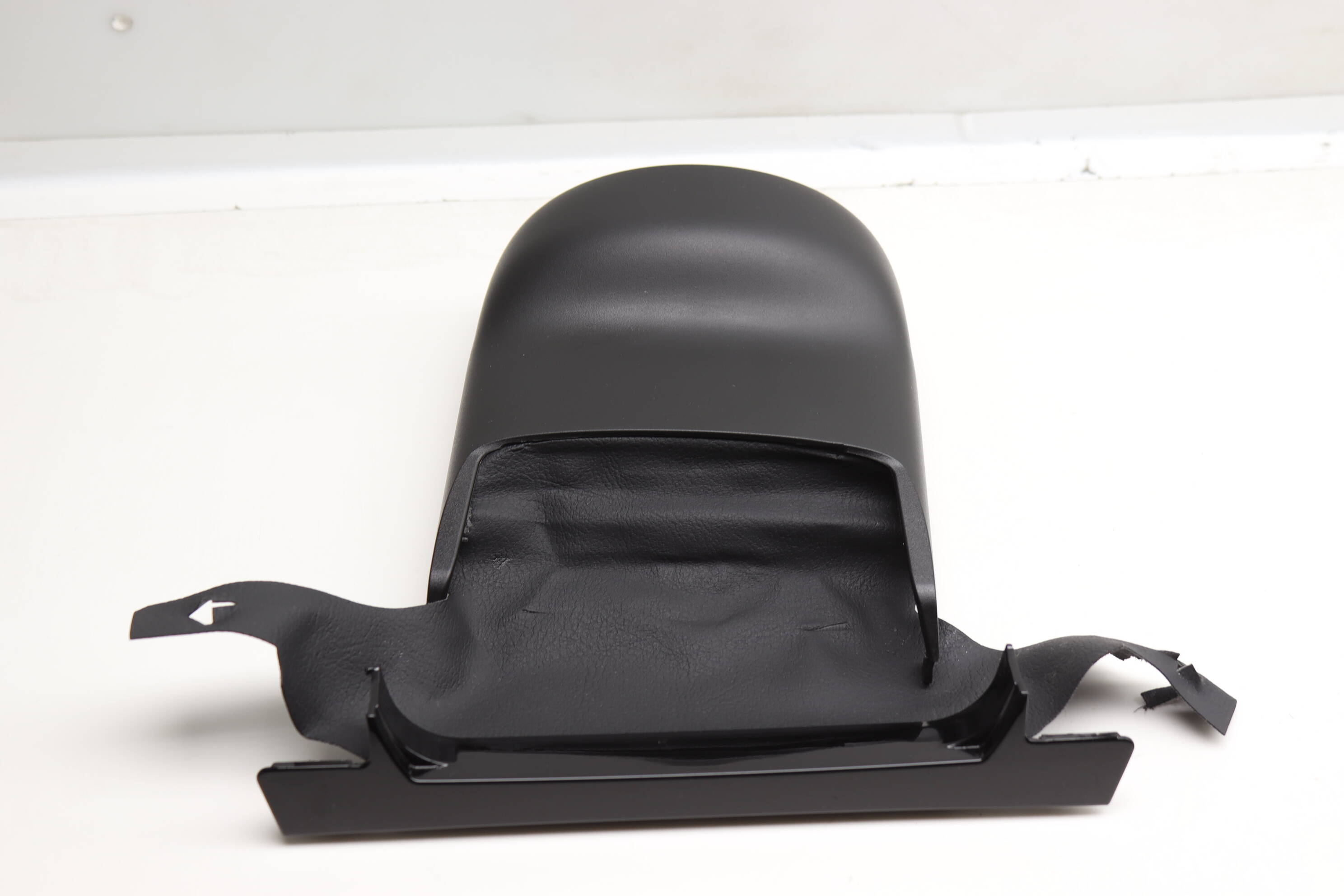 Upper&#x20;Steering&#x20;Column&#x20;Trim&#x20;&#x2F;&#x20;Cover&#x20;8Y0953491C