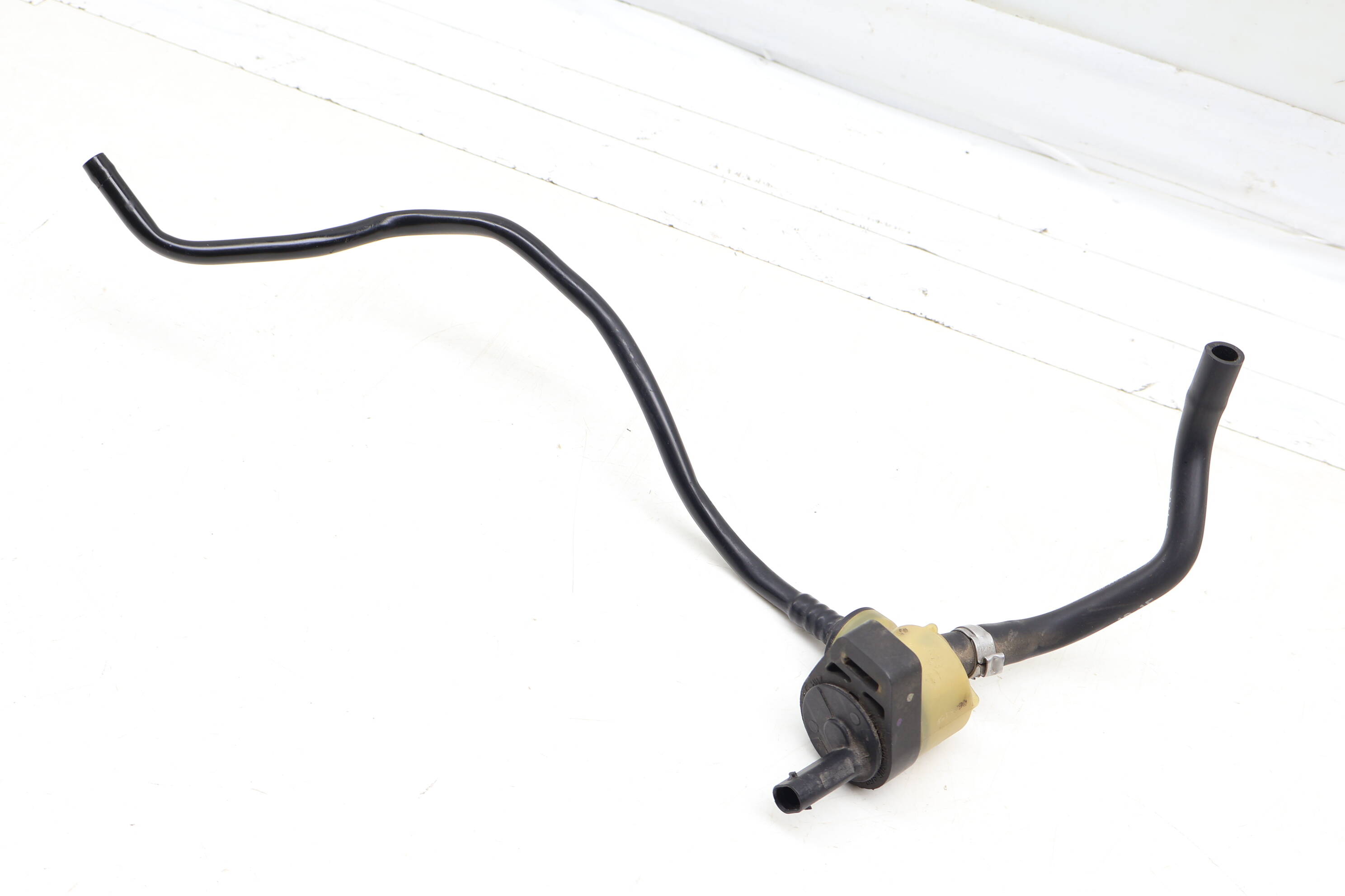 Pcv Breather Hose / Tube 06E103207AC