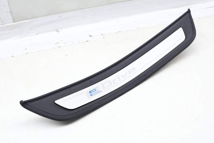 Door Sill / Scuff Panel / Light Bar (Edrive) 51477407015 main product photo