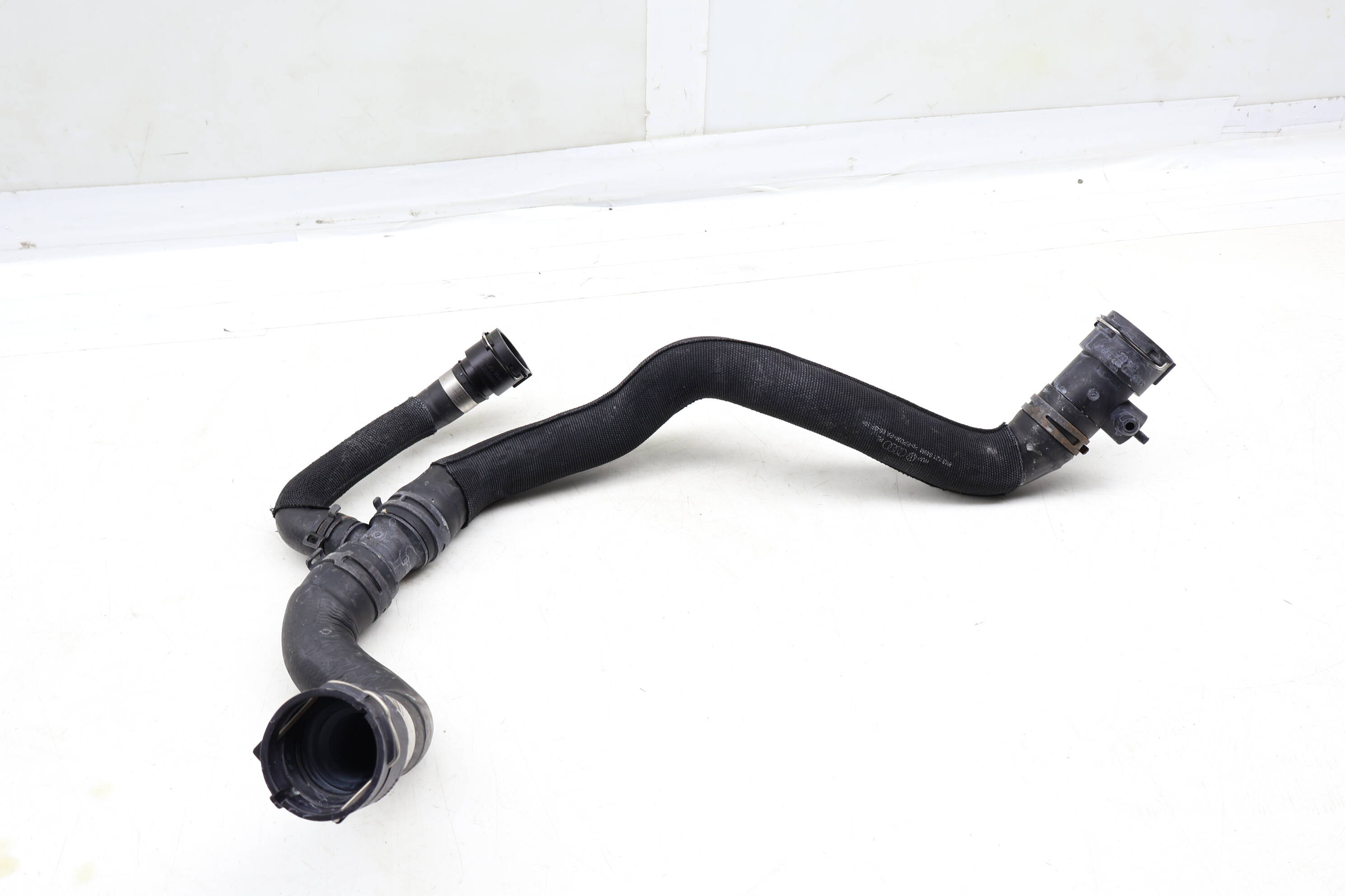 Lower Radiator Coolant Hose 8K0121049M