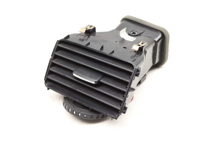Dash Air Vent 7P1819703A main product photo