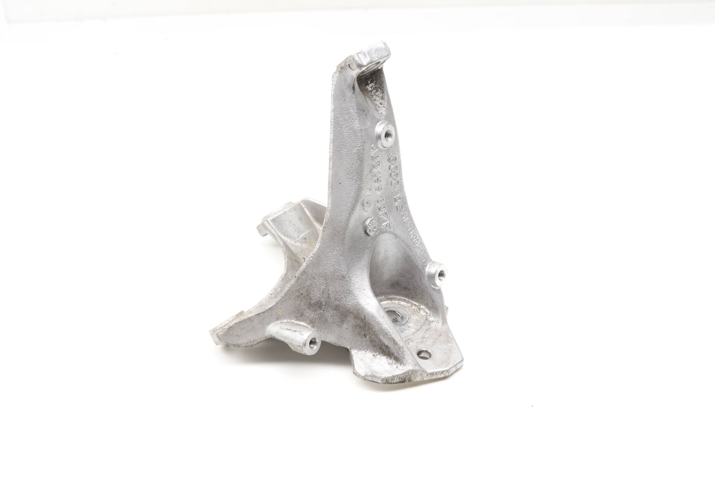 Engine / Motor Mount Bracket 420199307F