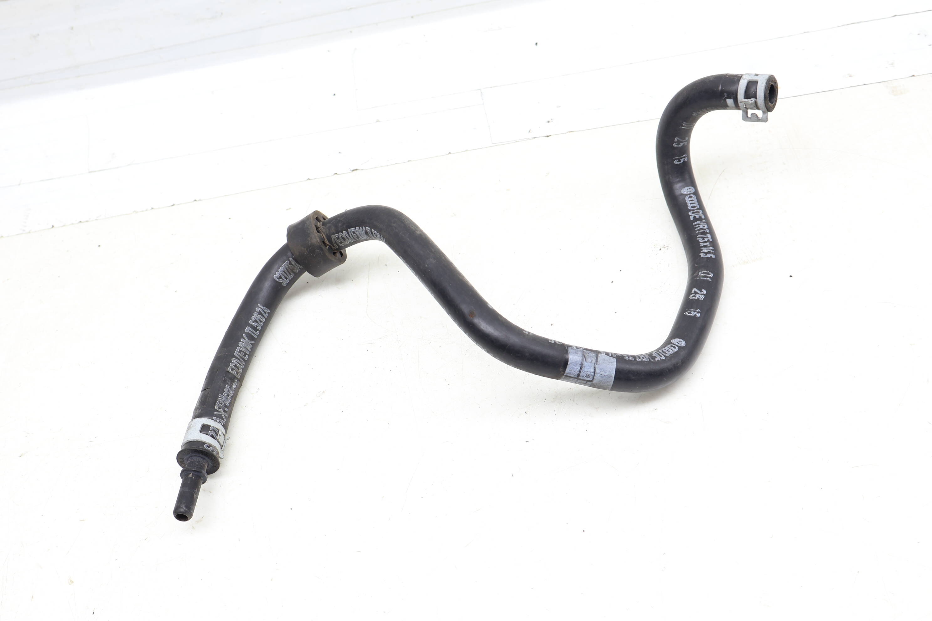 Fuel Supply Hose / Line 8K0201215AK