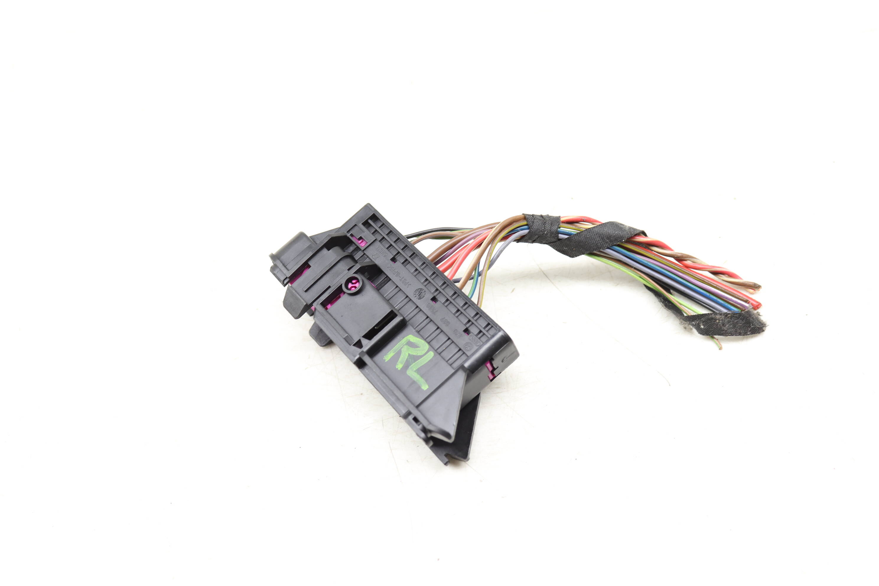 パーツ plugTV for volkswagen VW 28-Pin Wiring Harness Connector / Pigtail 1K0937722D