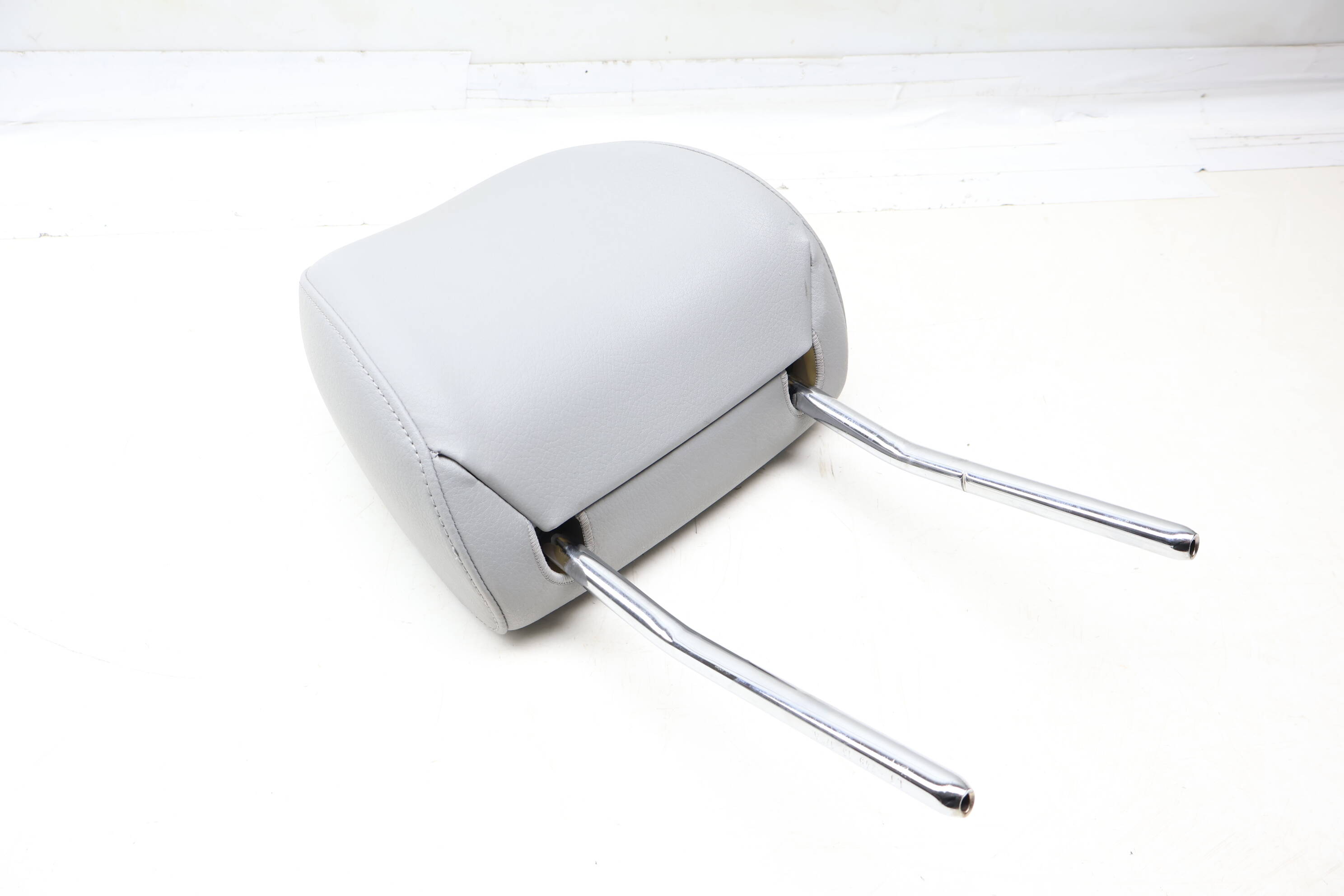 Headrest / Head Rest 8K0881901BH