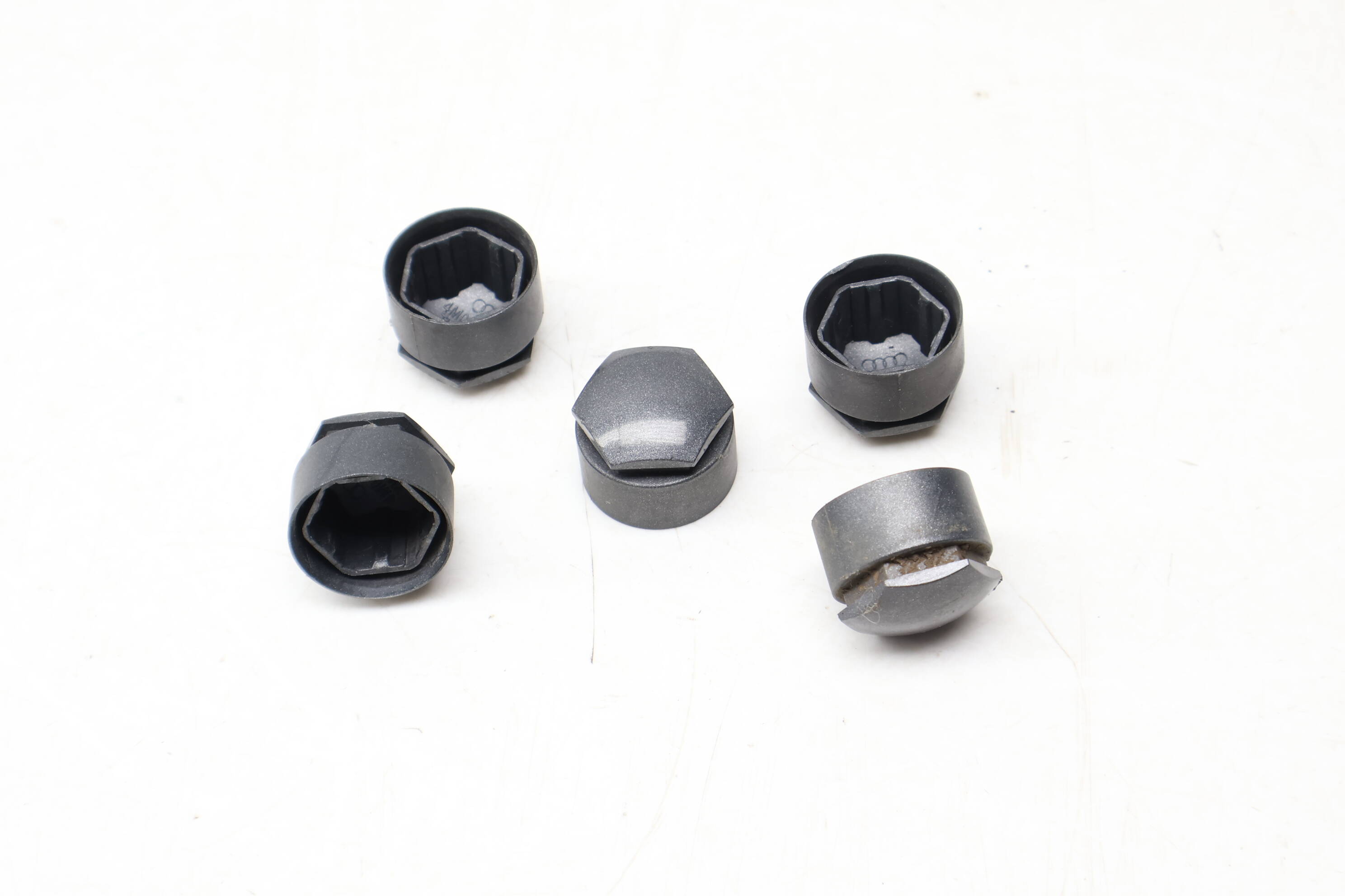 Lug Nut / Bolt Cover / Cap Set 4M0601173D