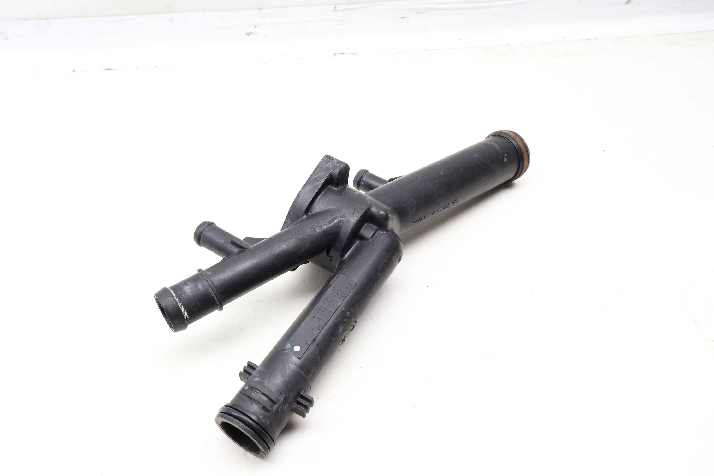 Thermostat&#x20;Housing&#x20;03H121117B&#x20;95810606000