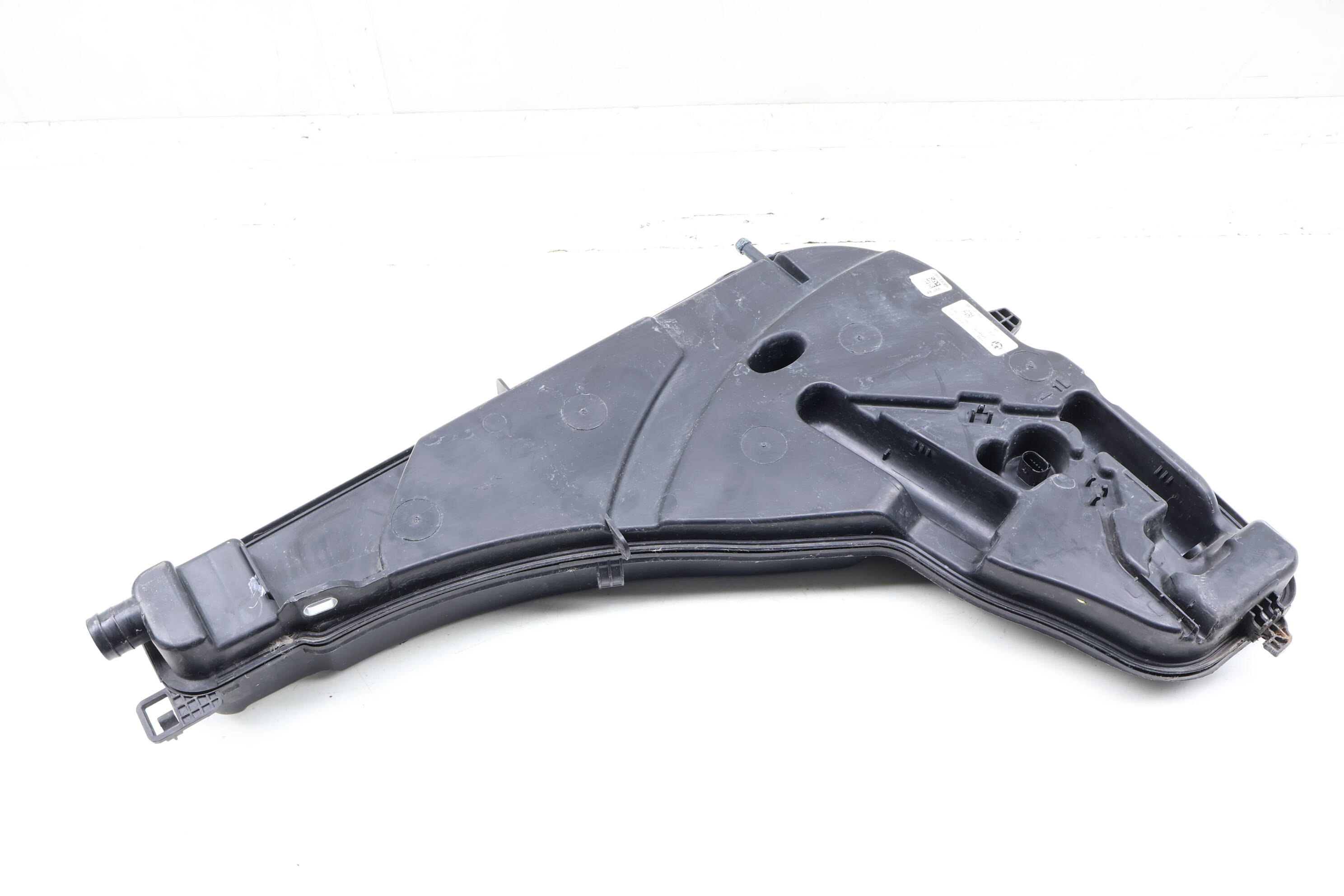 Windshield Washer Reservoir / Tank 61667399029