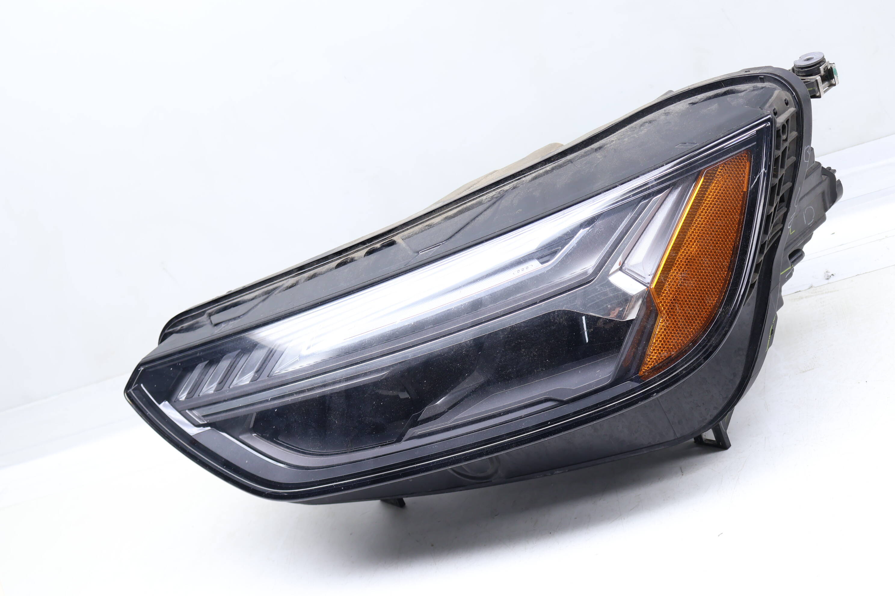 Led&#x20;Matrix&#x20;Headlight&#x20;&#x2F;&#x20;Headlamp&#x20;80A941035G