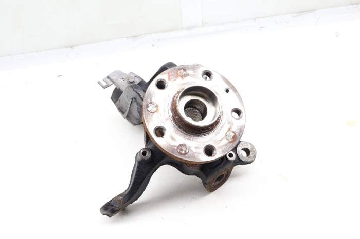Spindle Knuckle W/ Wheel Bearing 561407256 main product photo