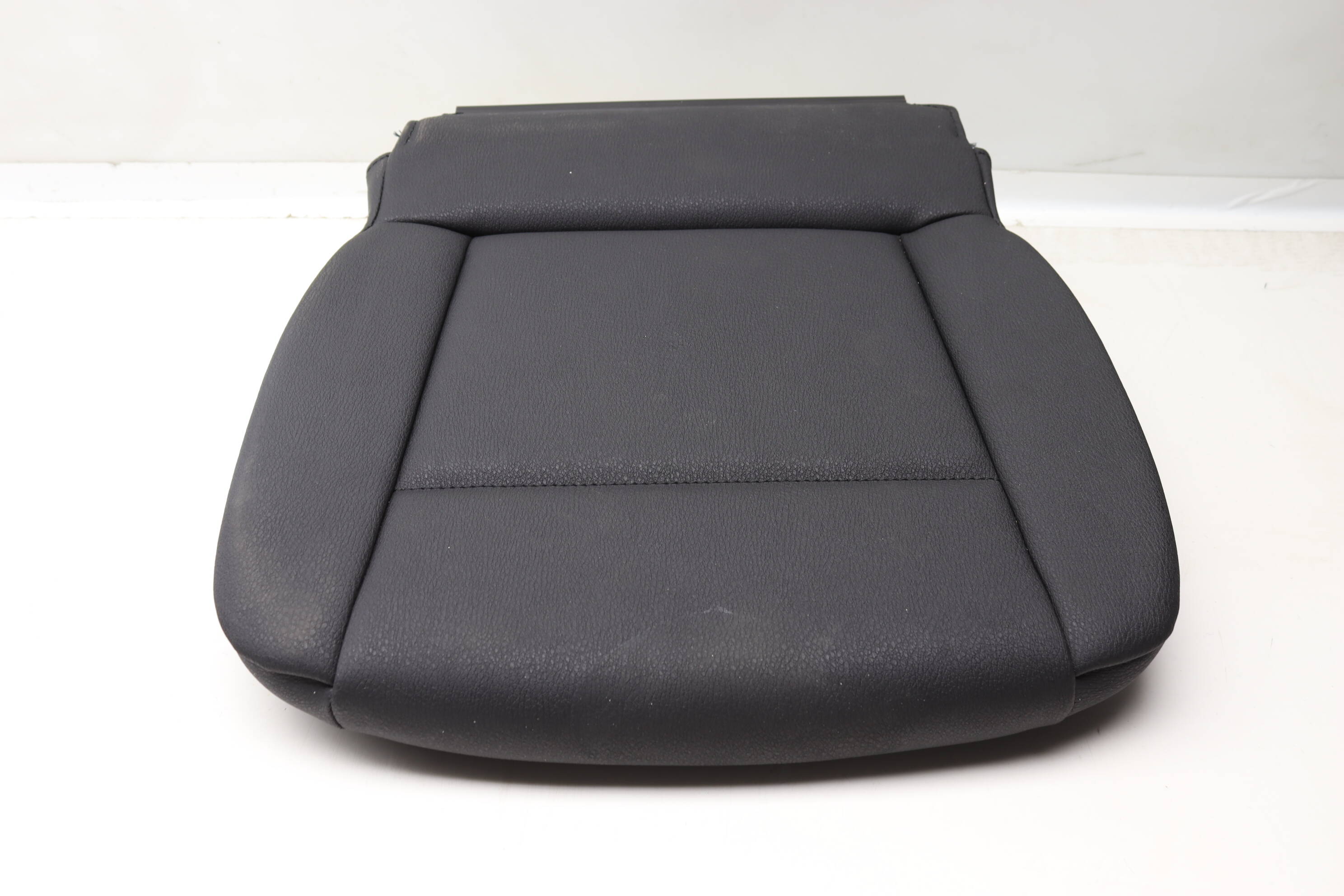 Lower&#x20;Seat&#x20;Bottom&#x20;Cushion&#x20;&#x28;3Rd&#x20;Row&#x29;&#x20;52307170098