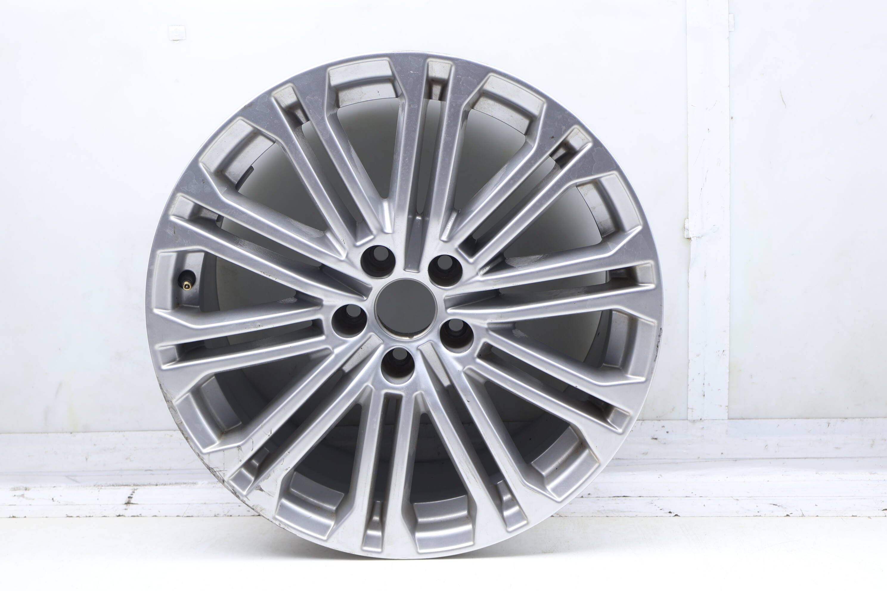 18" Inch Alloy Rim / Wheel 8W0601025EE