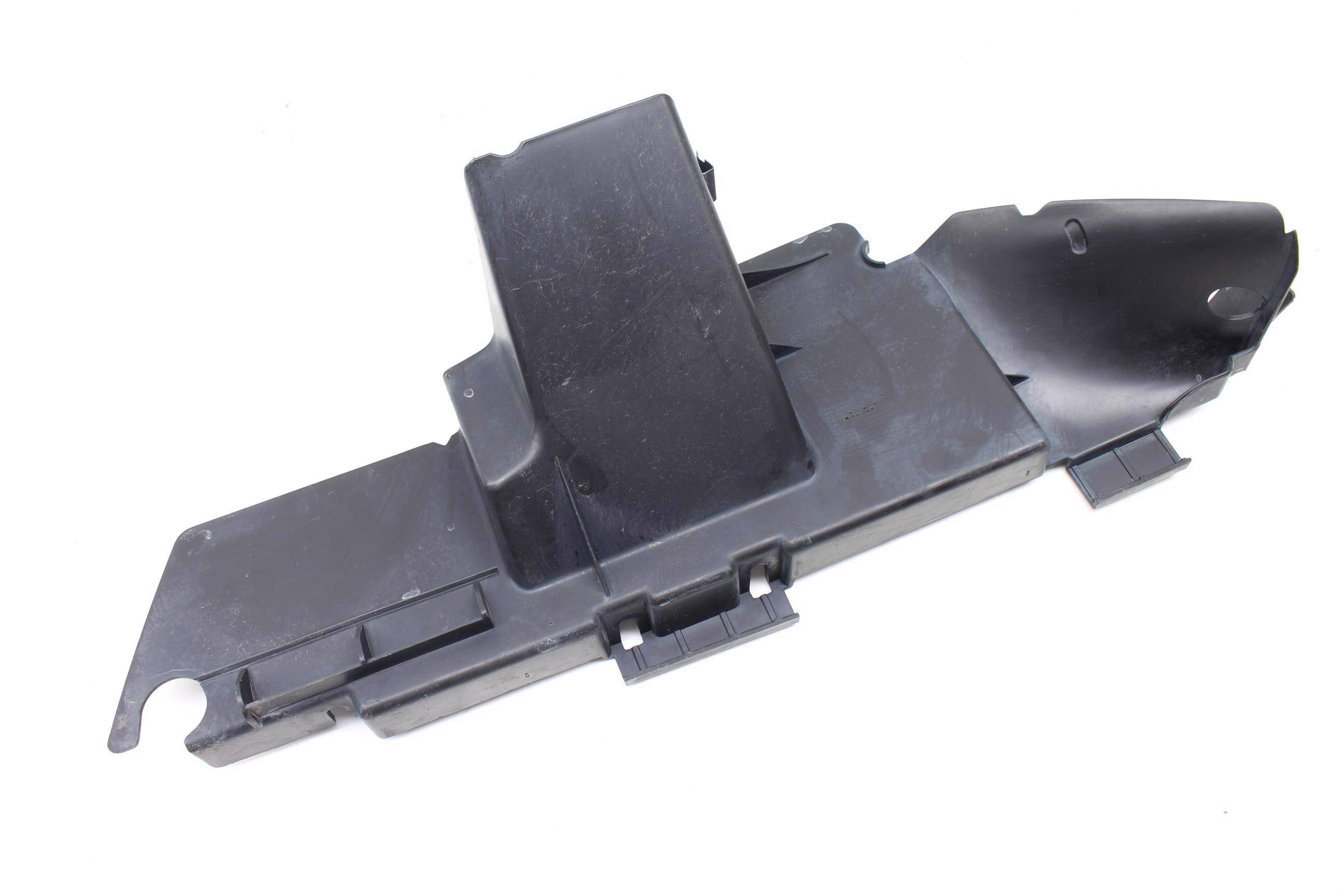 VW Left Radiator Air Guide / Shroud (Touareg) 7L6121333D