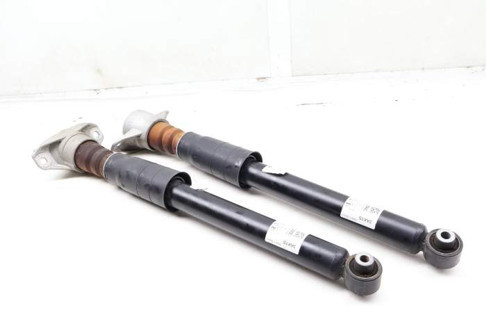 Strut / Shock Absorber Set 80A513035N main product photo