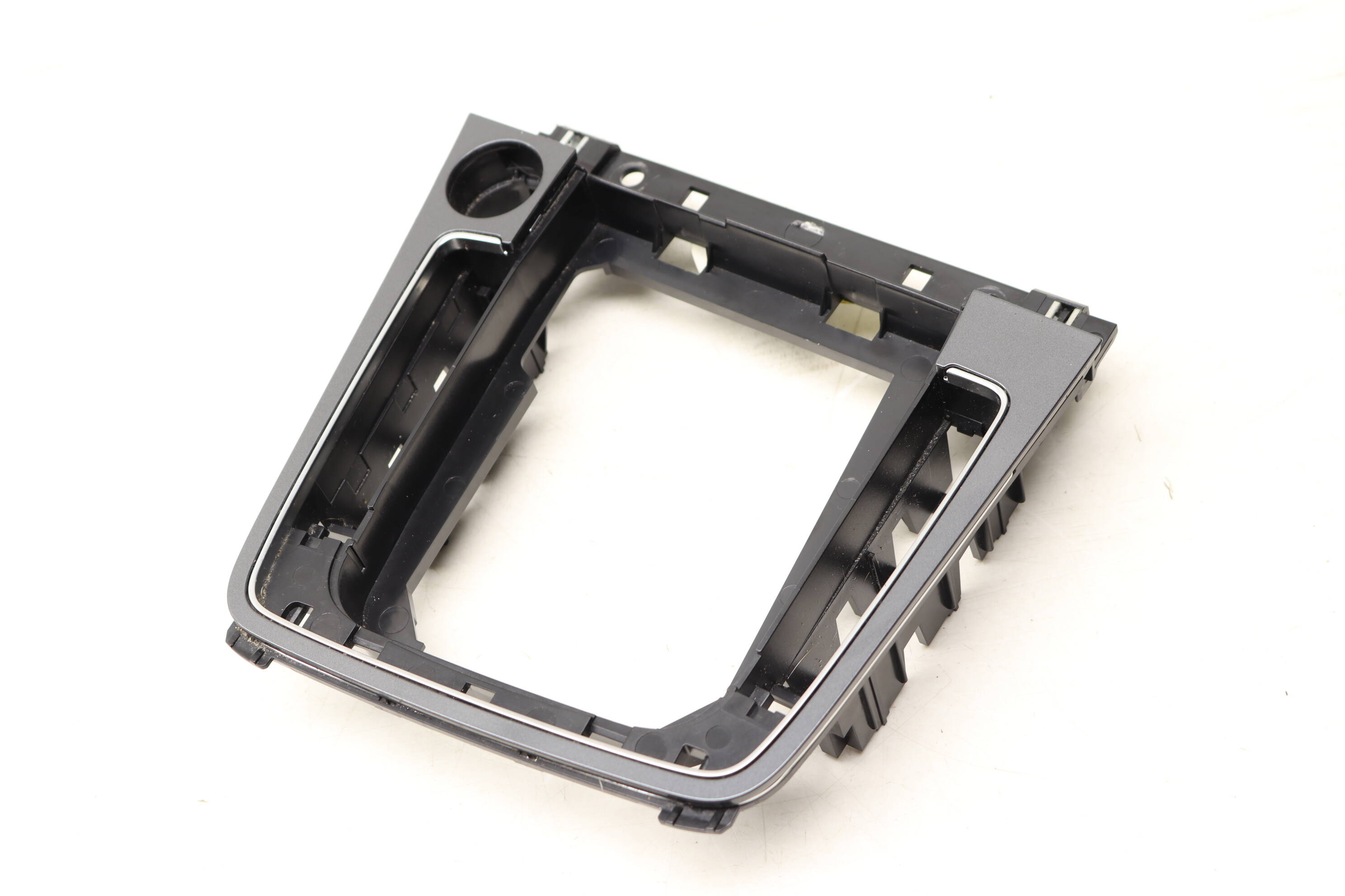 Center Console / Shifter Trim 5GM864263C