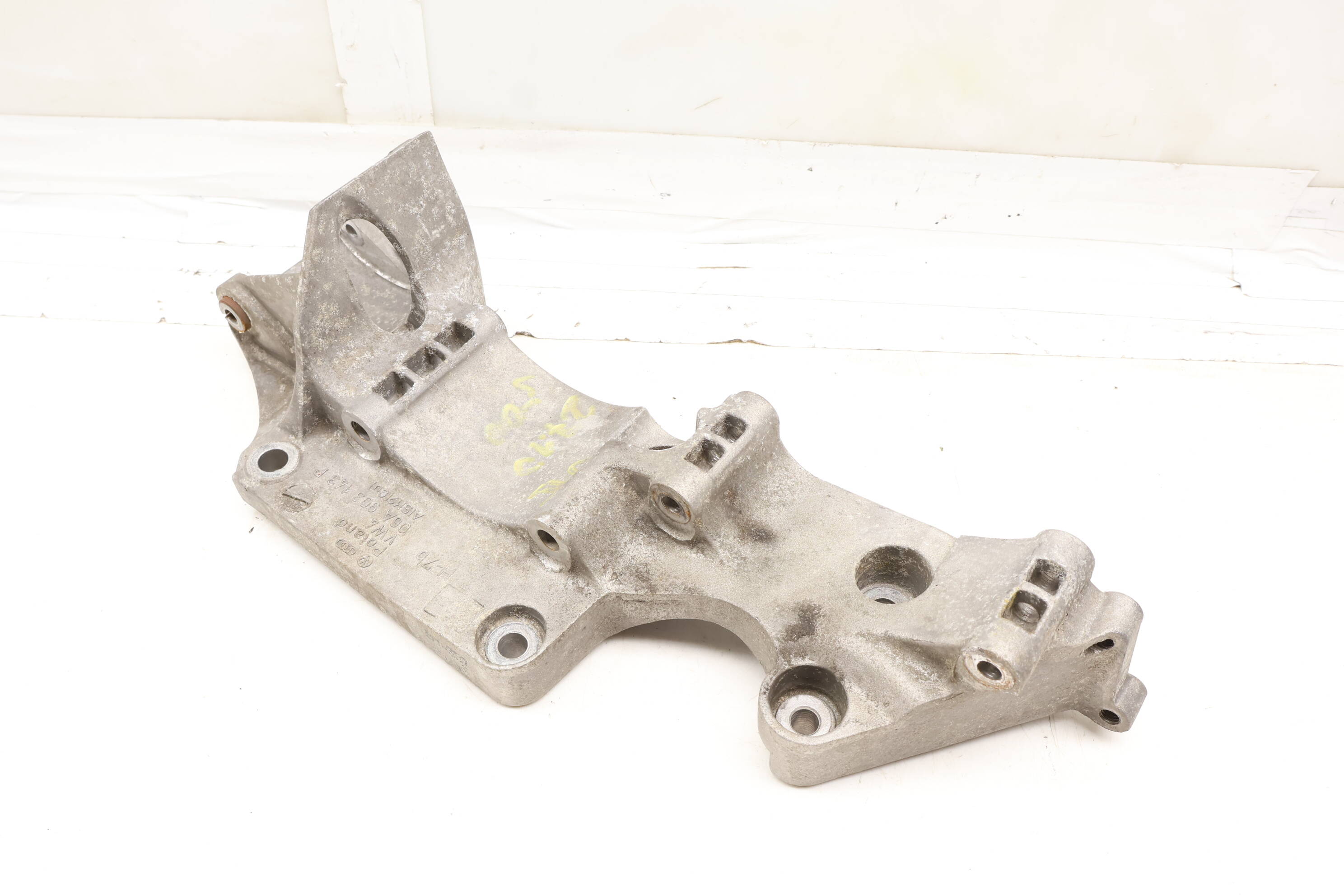 Alternator / Ac Compressor Bracket 06A903143P