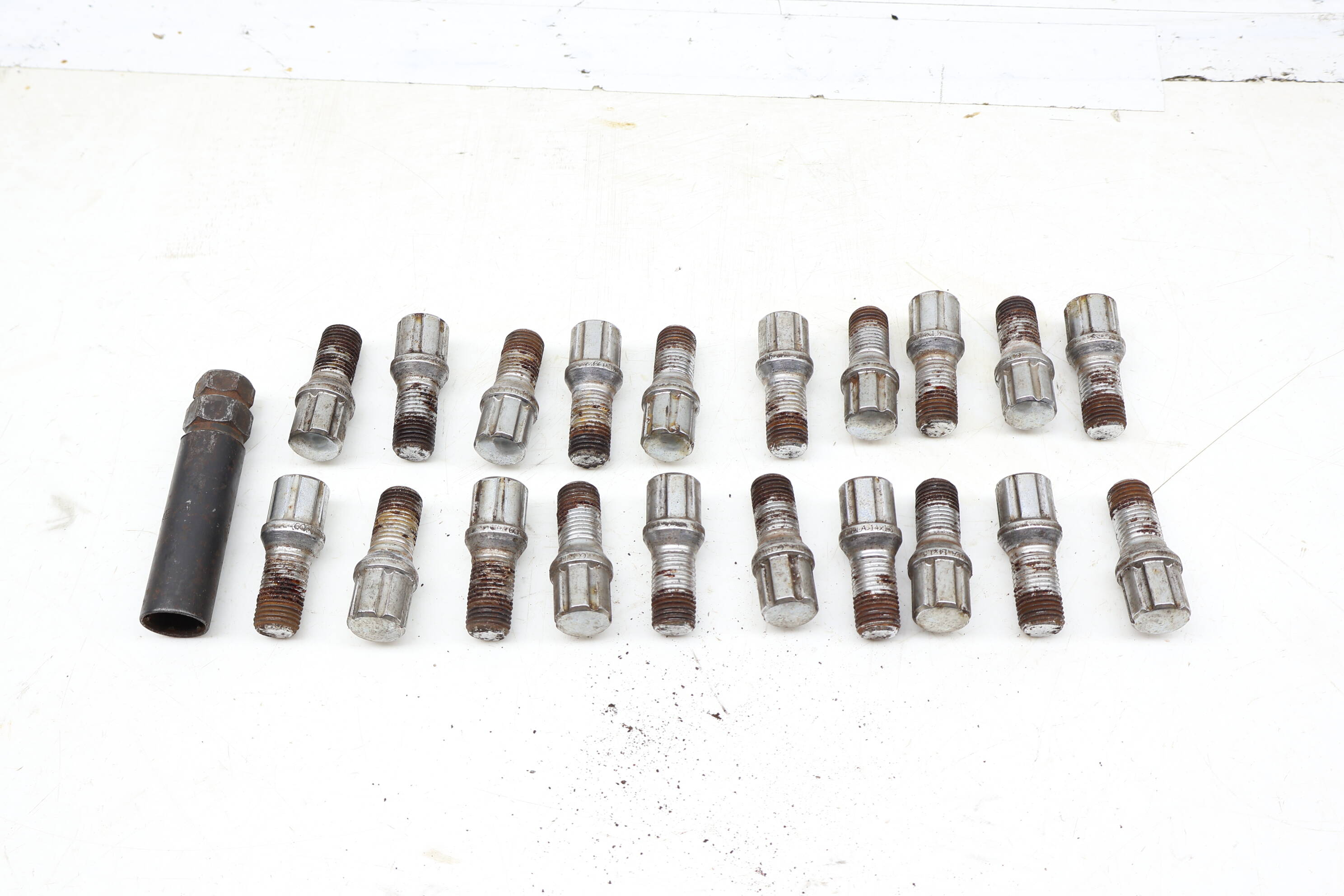 Gorilla 1719Sd-Key Locking Wheel Bolt Set W/ Removal Socket