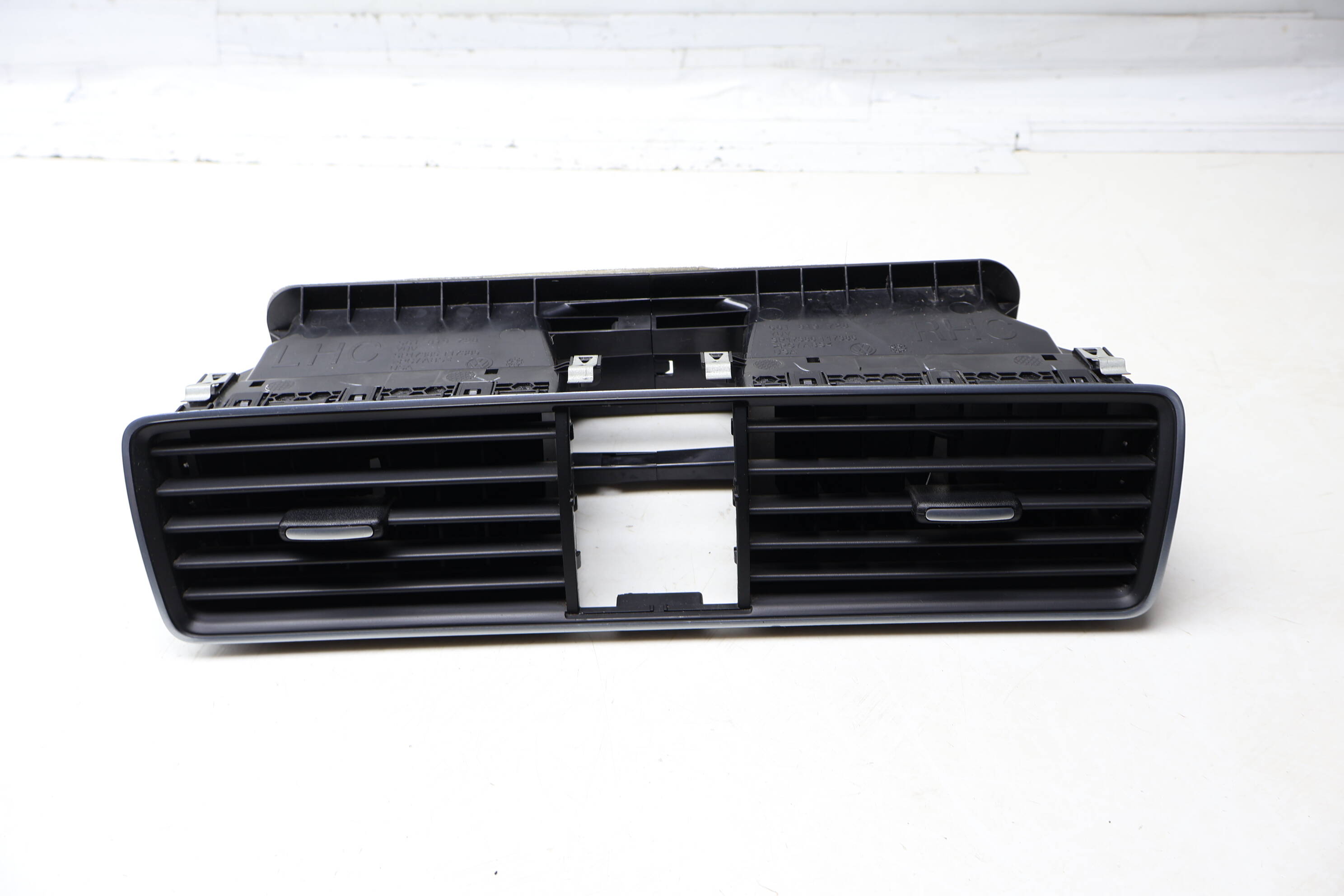 Center Dash Air Vent 561819728D