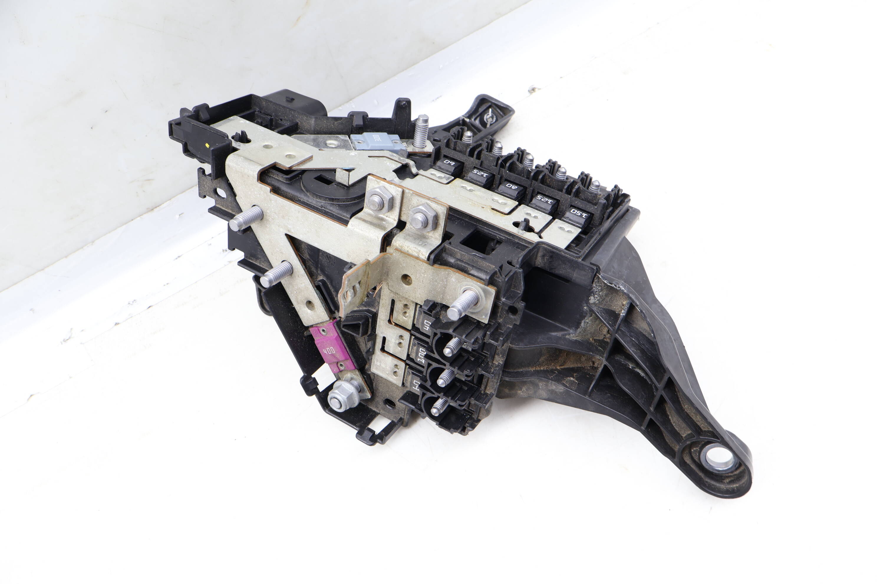 MB Mercedes-Benz Front Right Fuse / Relay Box 2535409515
