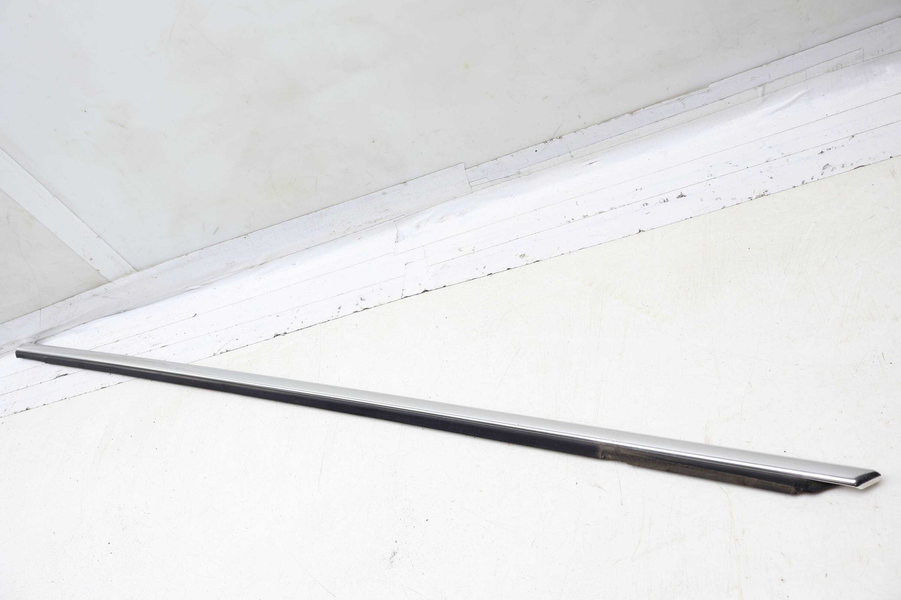 Outer Door Slot Seal / Trim 3B0837475