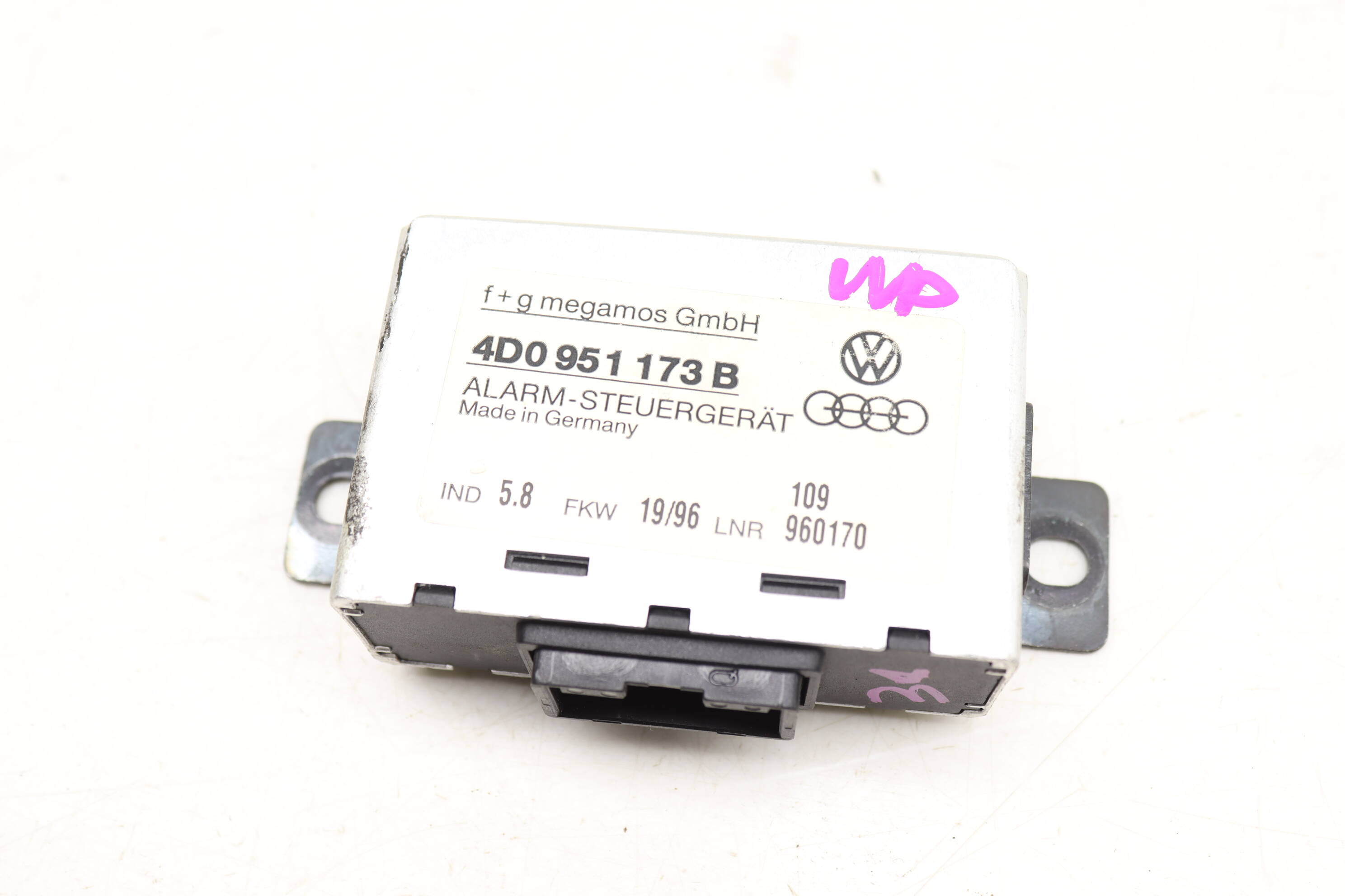 Motion Detector / Alarm Control Module 4D0951173B