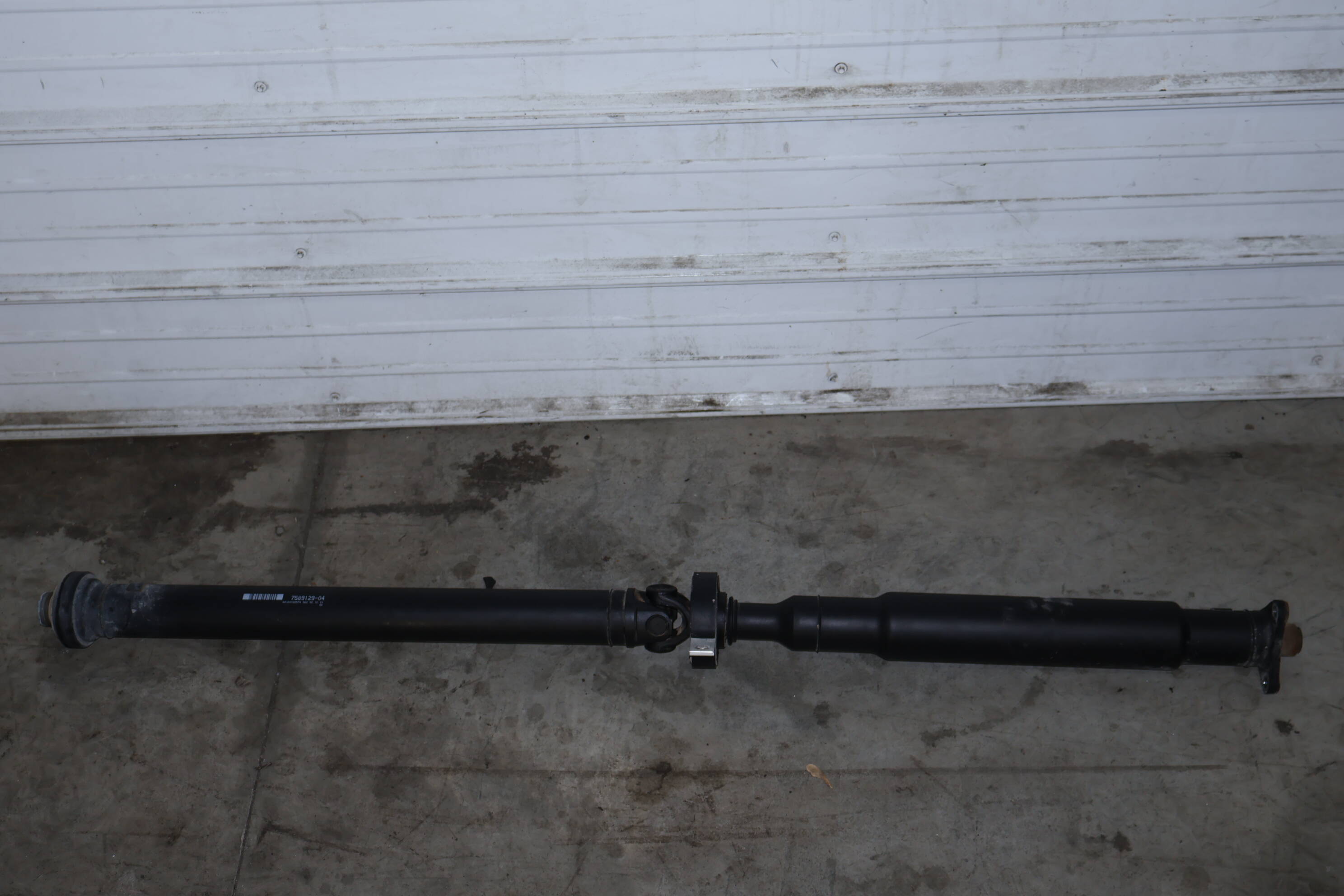 BMW Rear Driveshaft / Propeller Shaft (X6, X5) 26107589129