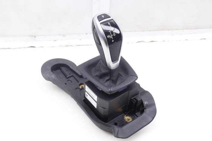 Automatic Shift / Shifter Selector Assembly 61319259427 main product photo