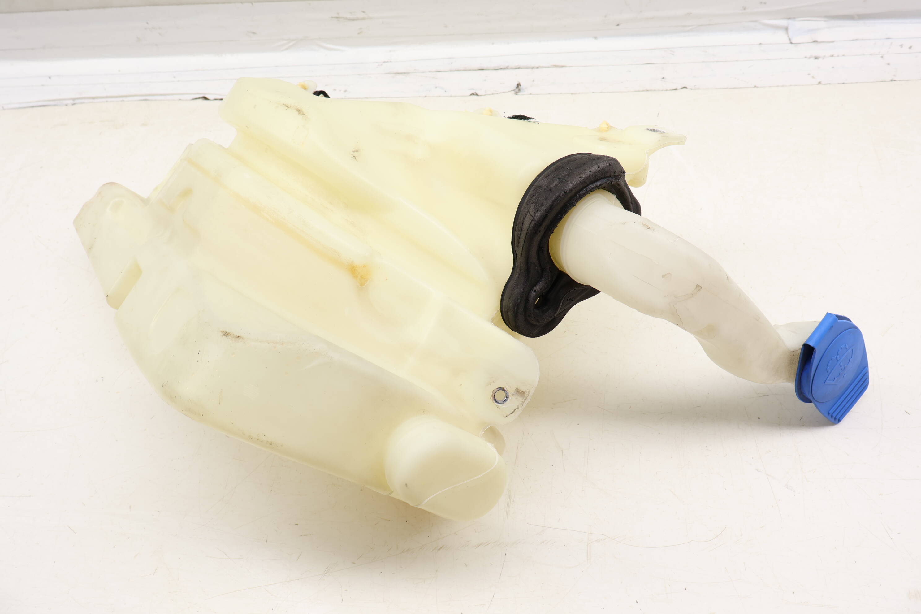 Windshield Washer Tank / Reservoir 4E0955453J