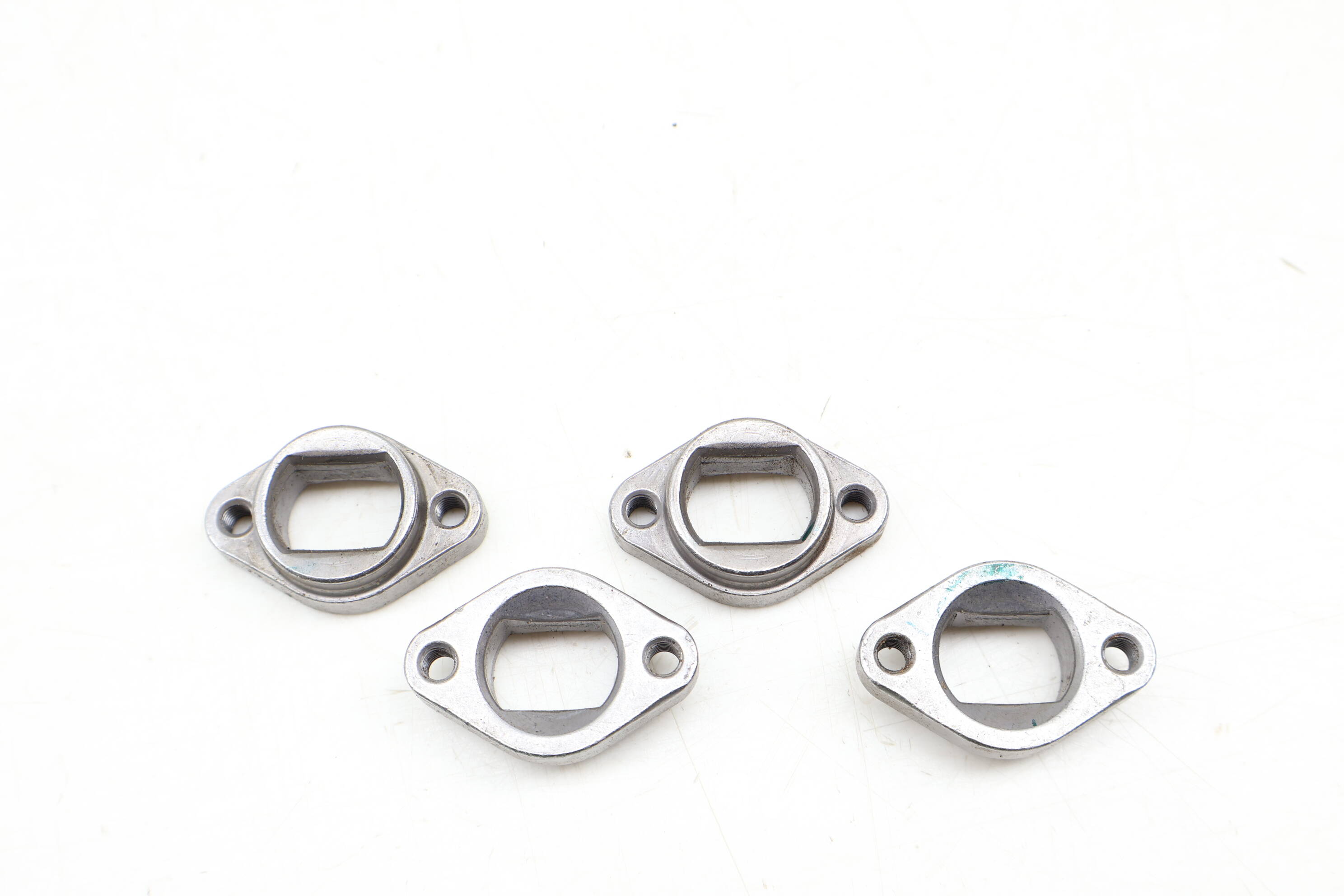 Fuel&#x20;Injector&#x20;Bracket&#x20;Mount&#x20;Set&#x20;&#x28;4&#x29;&#x20;13538642294