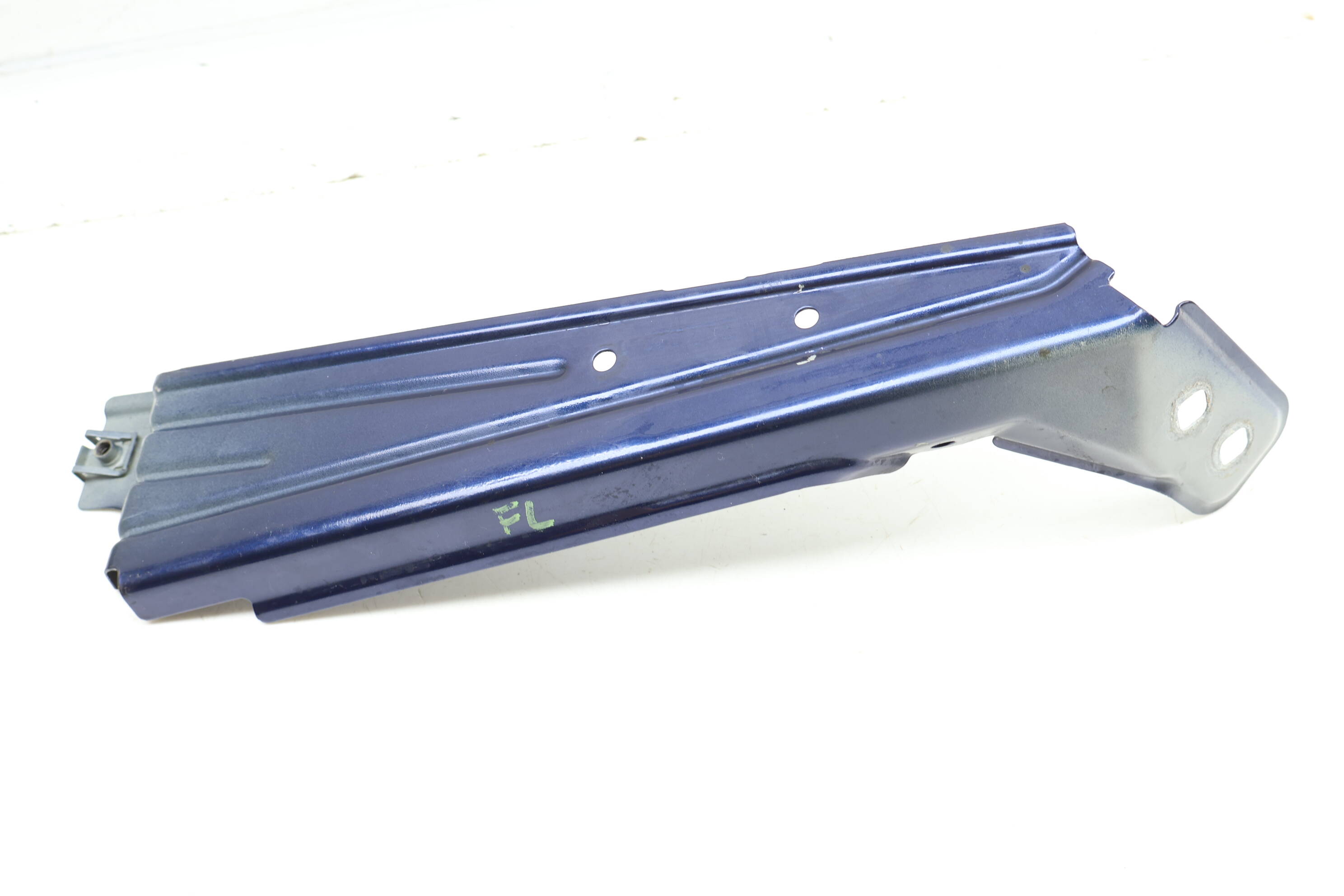 Lower Fender Mount Bracket 41357267325