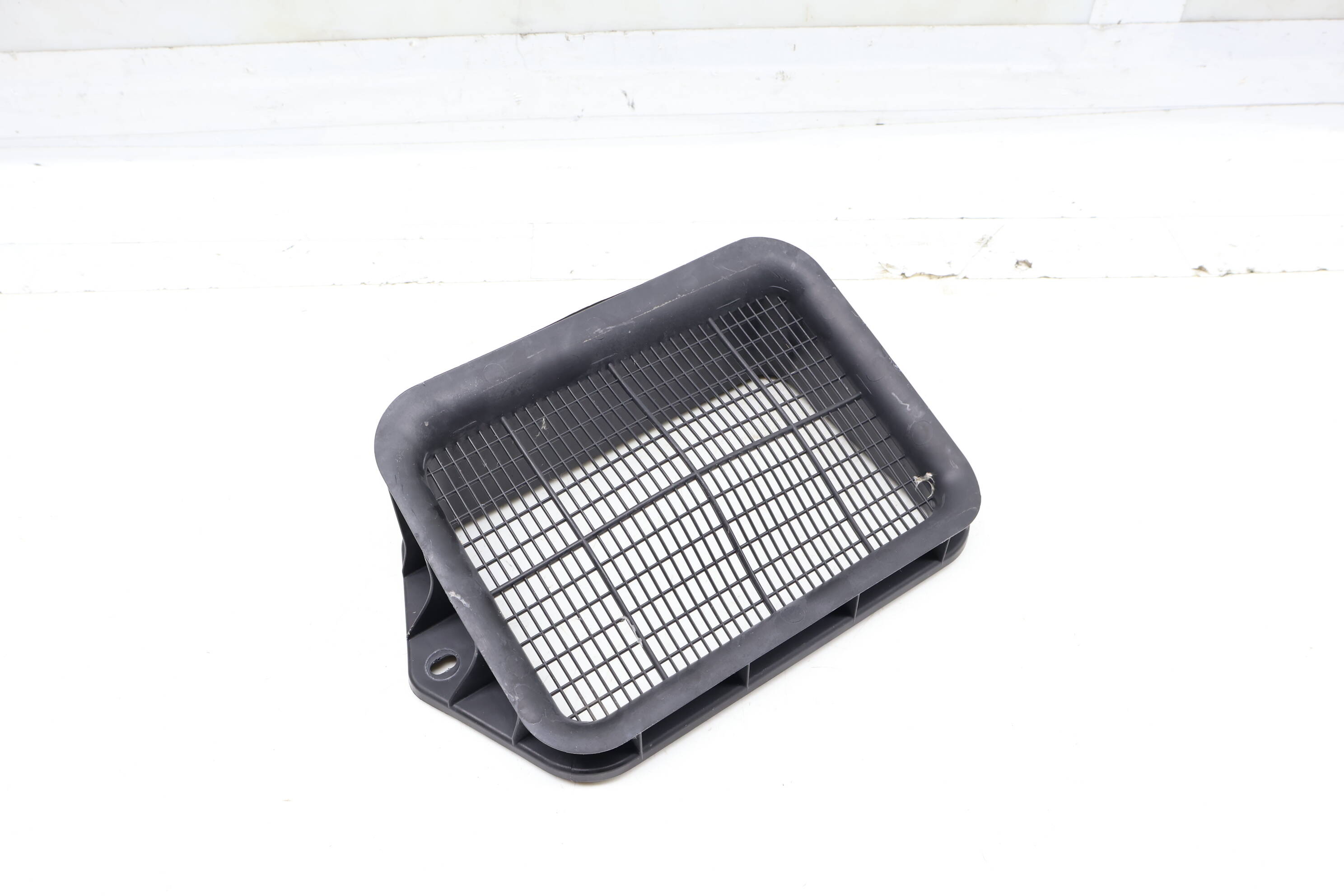 Cabin Air Intake Duct / Screen 5N0815479