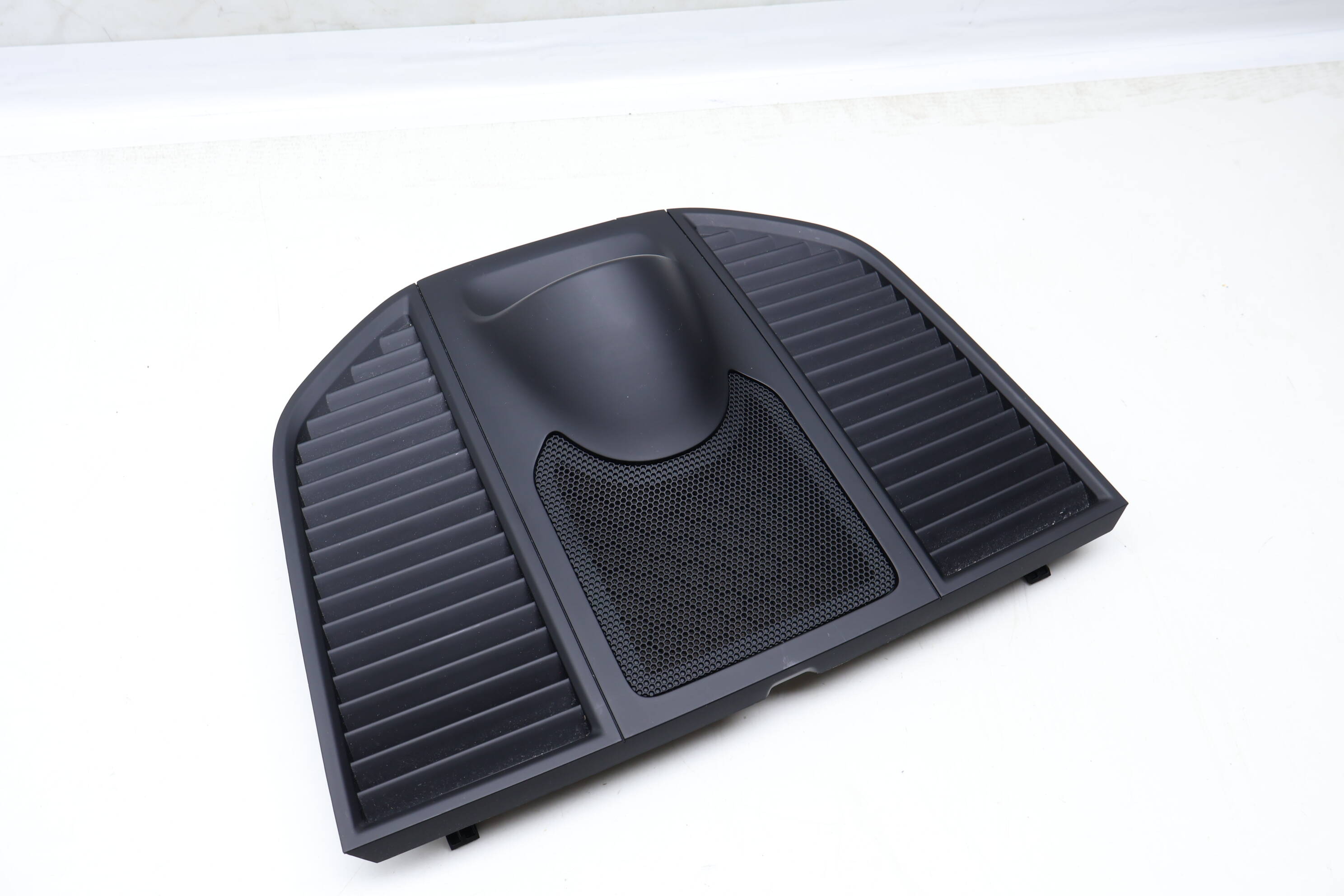 Upper Center Dash Trim / Cover 95B858189C