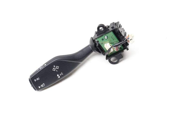 Turn Signal Switch / Stalk 61319368605 main product photo