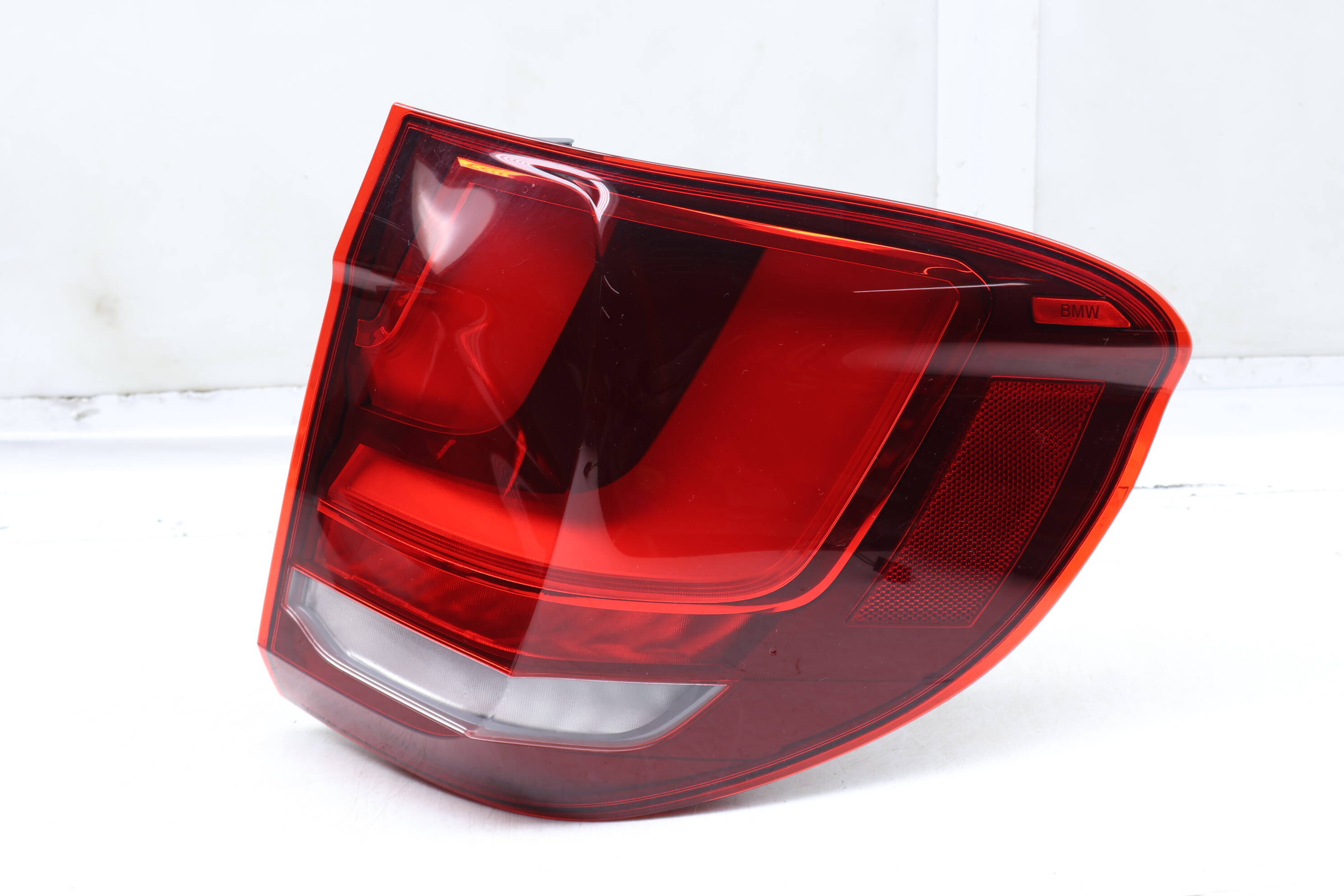 Outer Tail Light / Lamp 63217290104