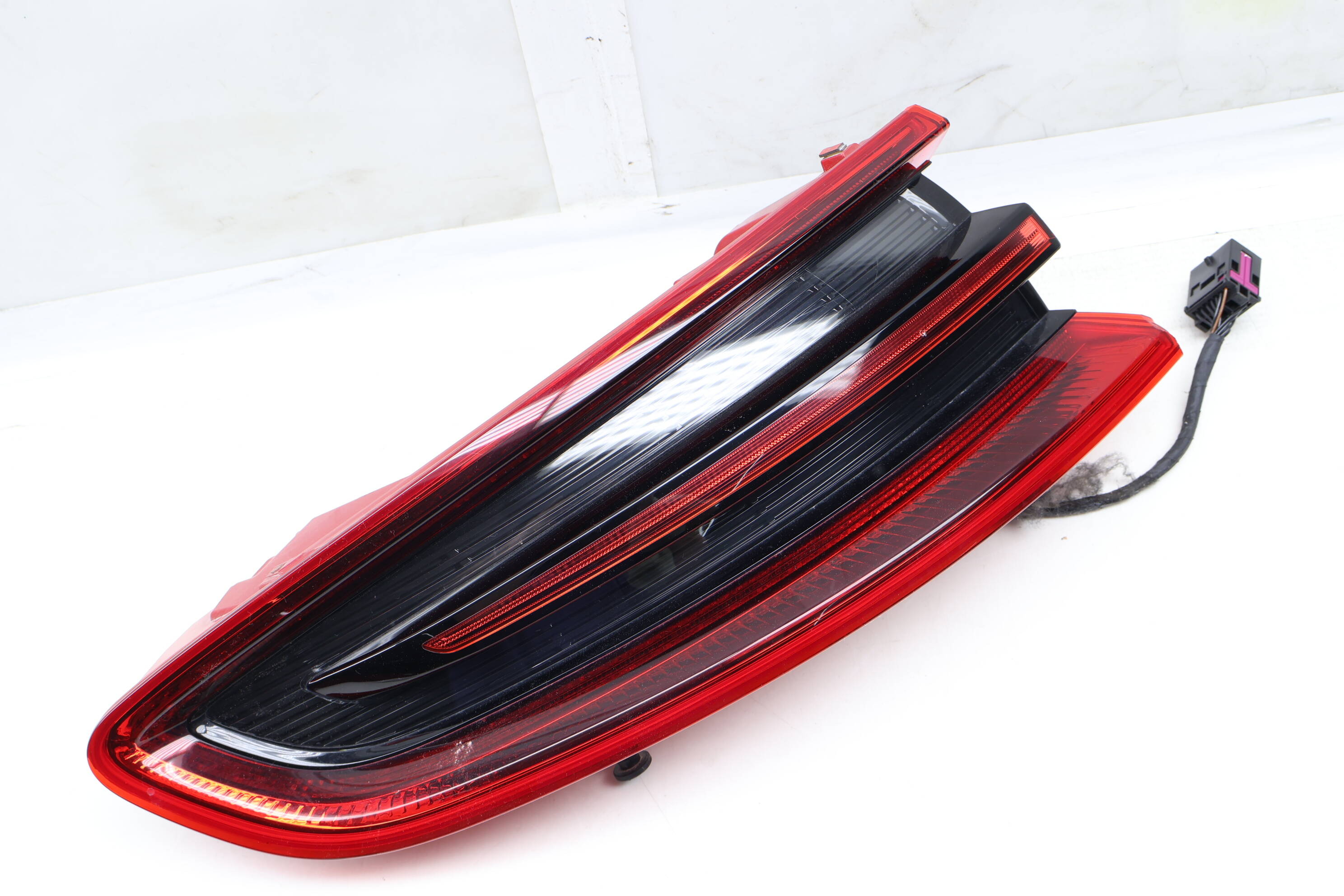 【純正】PORSCHE MACAN 95B リバースライト For Porsche Macan 95B 2022-2023 Car Rear Bumper Light Brake