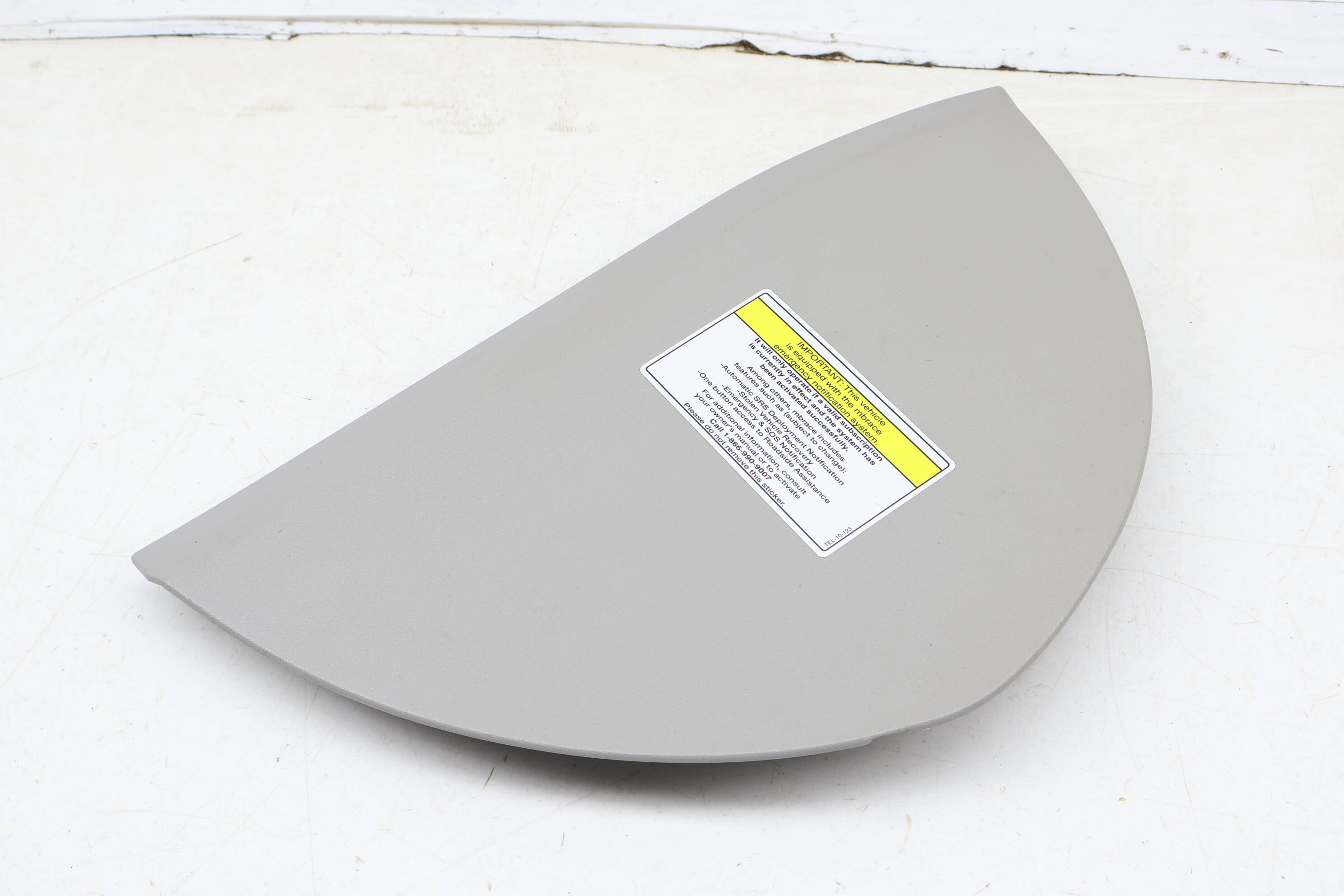 Dash Panel / Fuse Cover 2216890108