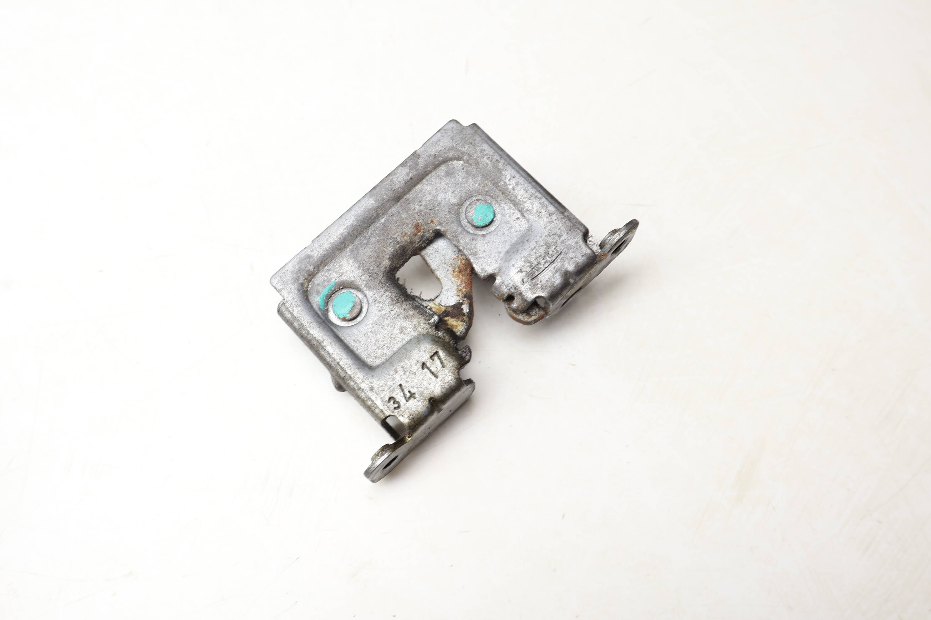 Lower Hood Lock / Latch 51237178754
