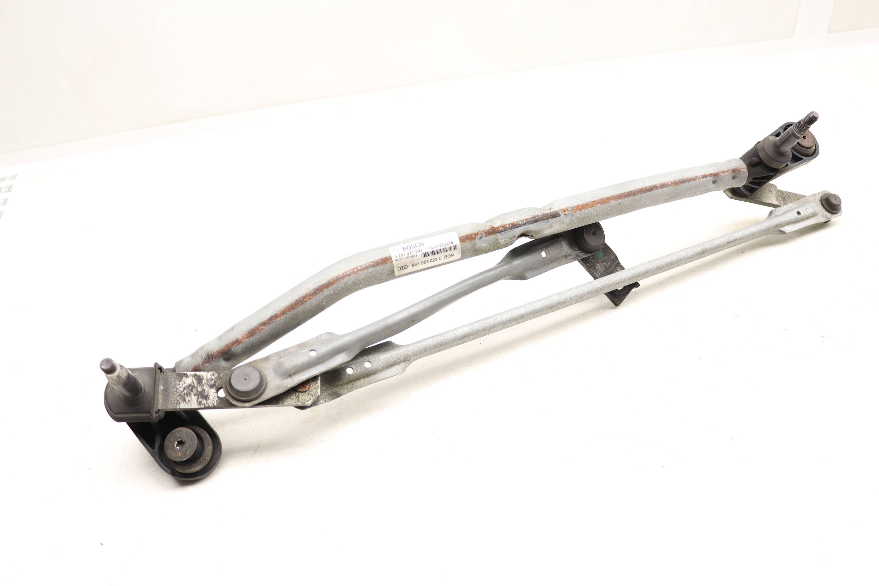 Windshield Wiper Transmission / Bracket 8V1955023C