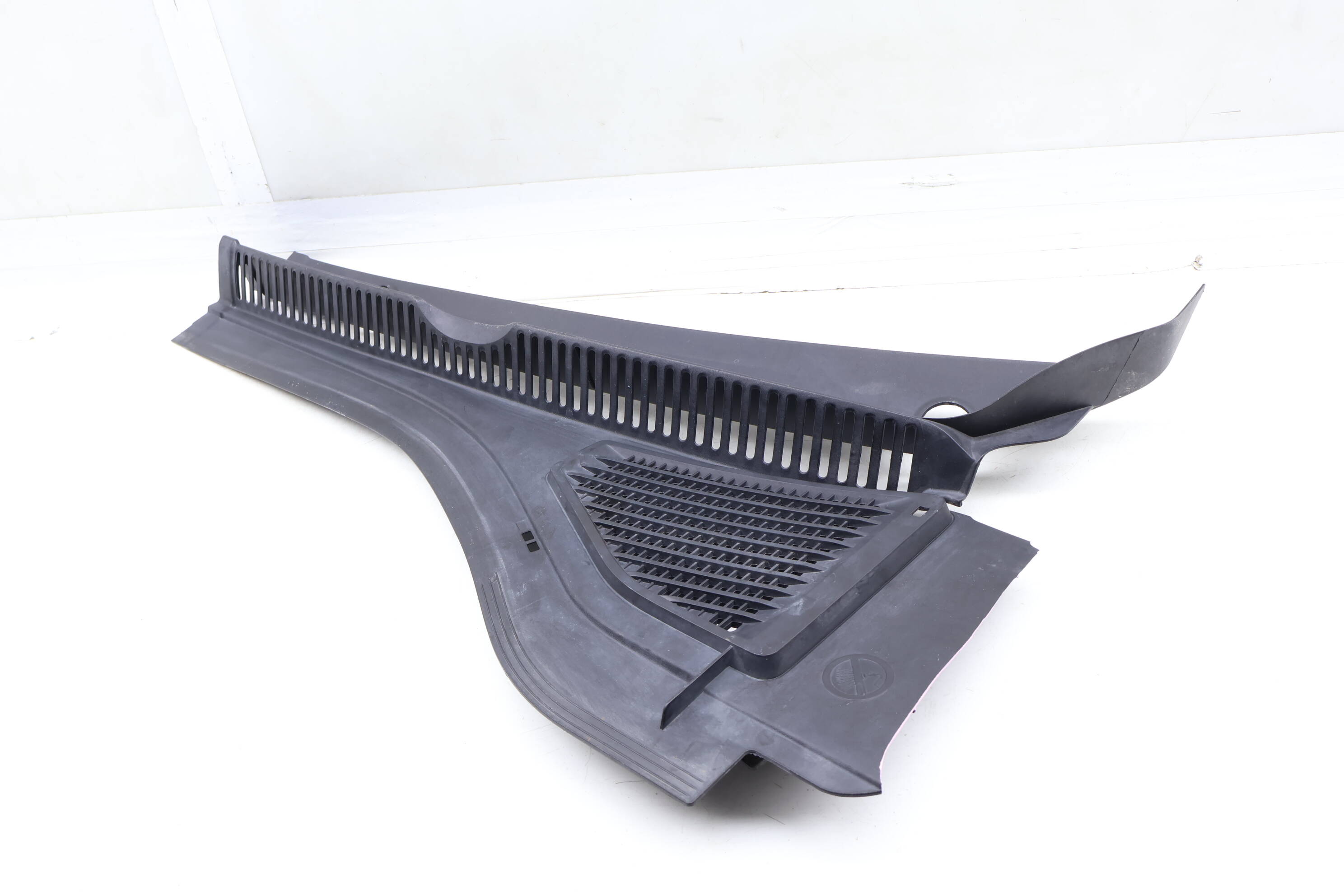 Rain Tray / Water Deflector 17B819403A