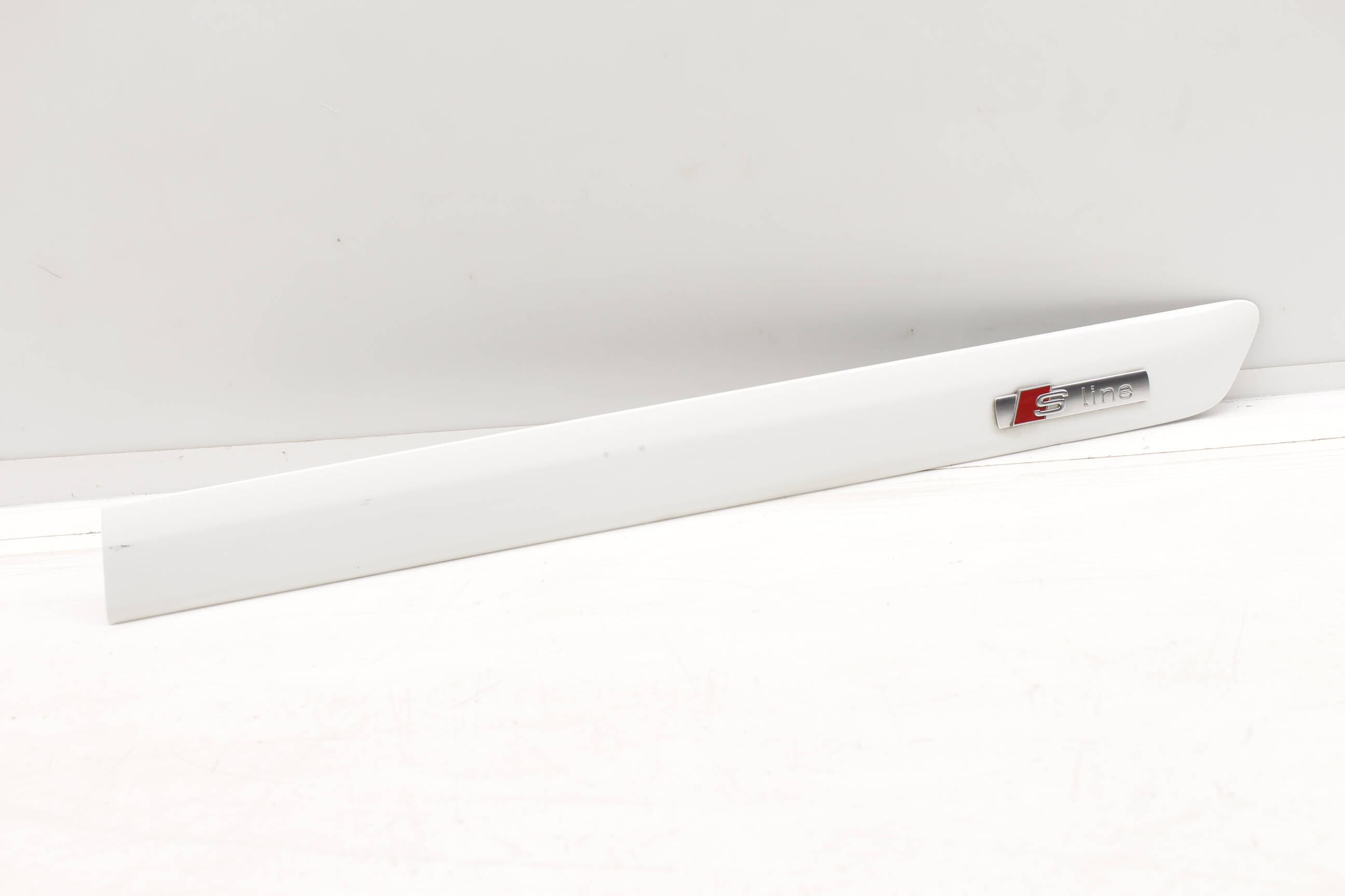 Convertible Quarter Panel Trim / Molding 8H0853983