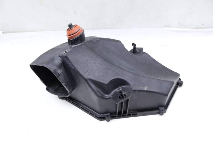 Engine Air Filter Box / Housing - Lower Half 13717934478 main product photo