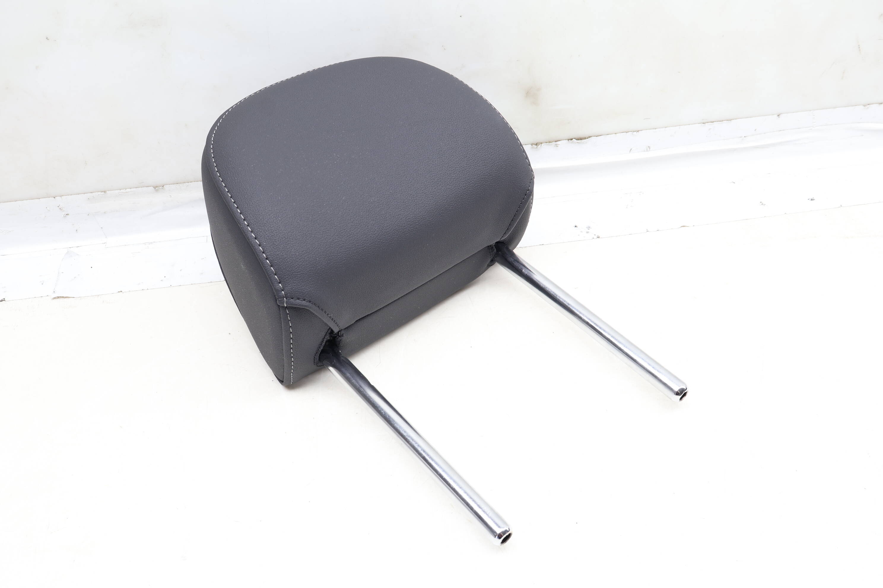 Headrest / Head Rest 80A885901N