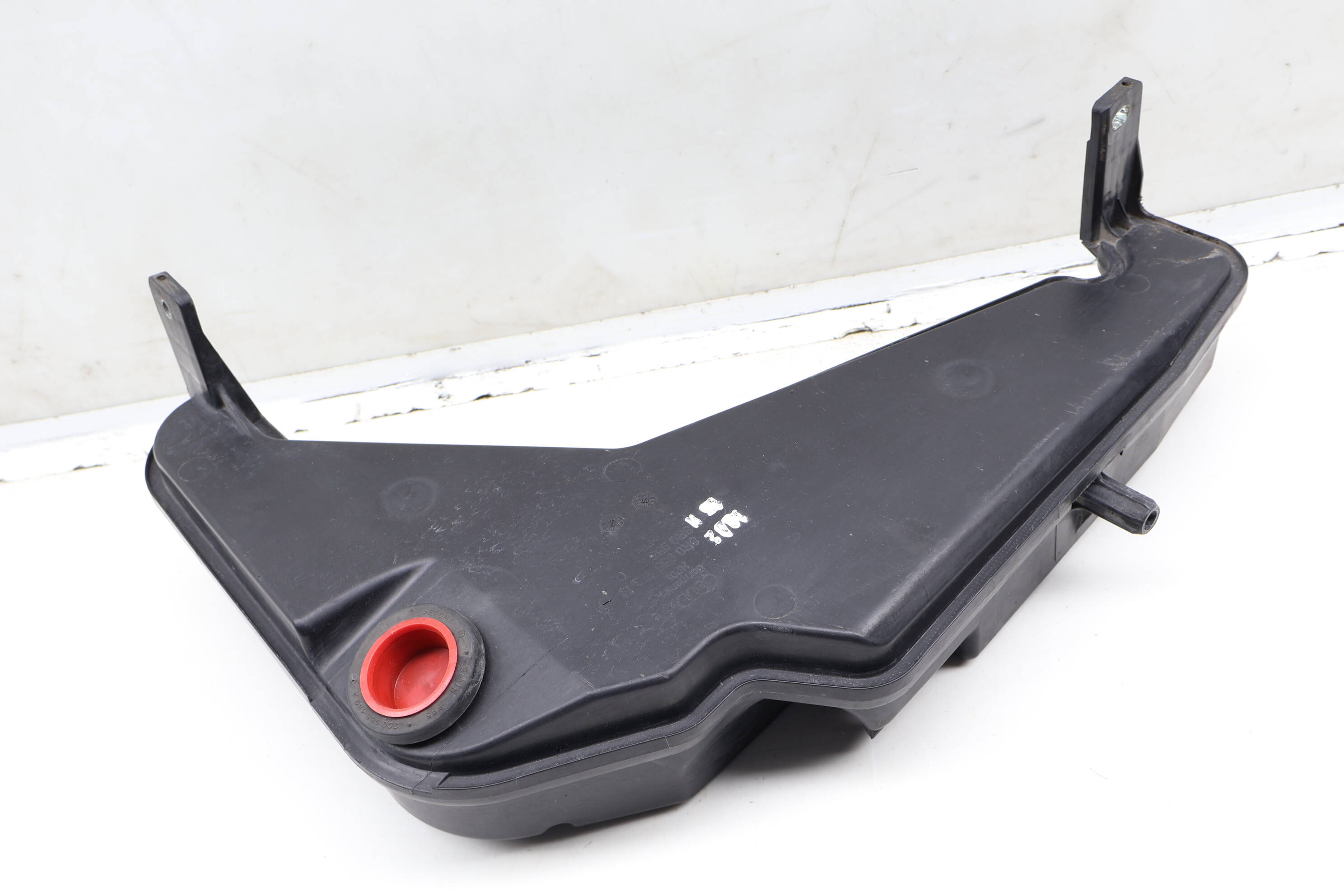 Windshield Washer Reservoir / Tank 8R0955453B