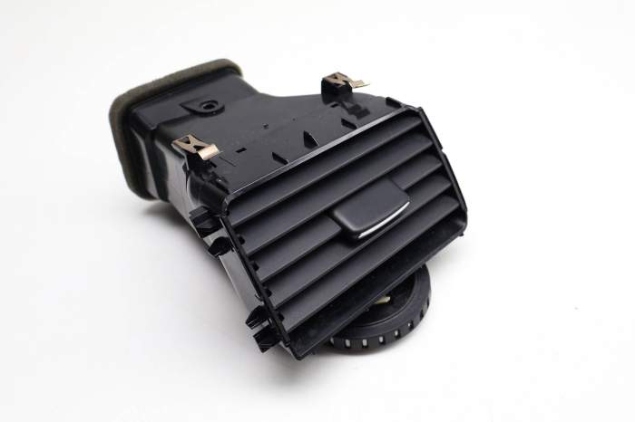 Dash Air Vent 7P1819704A main product photo