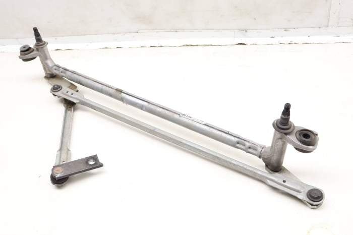 Windshield Wiper Transmission / Bracket 17B955023 main product photo