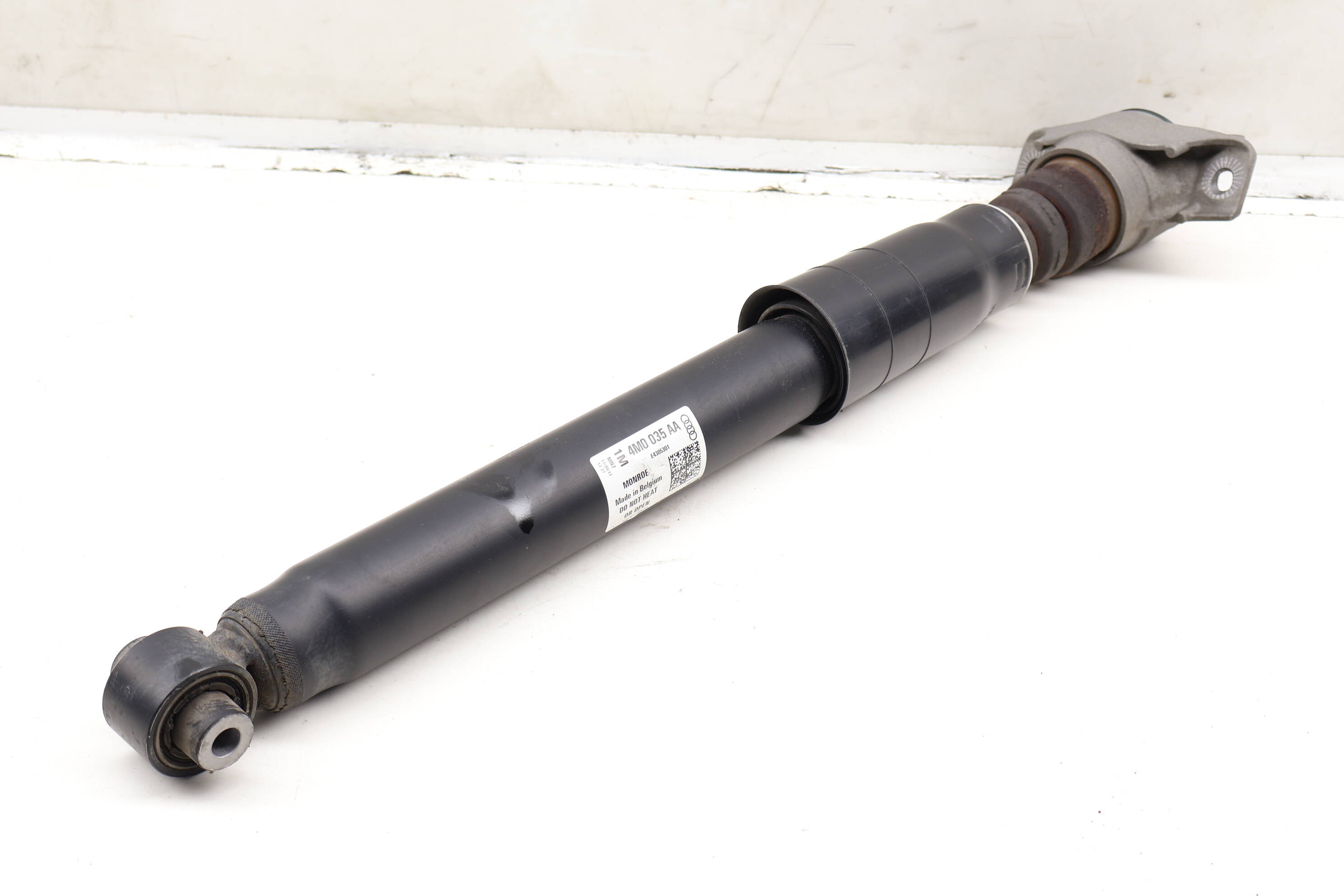Strut / Shock Absorber 4M0513035AA