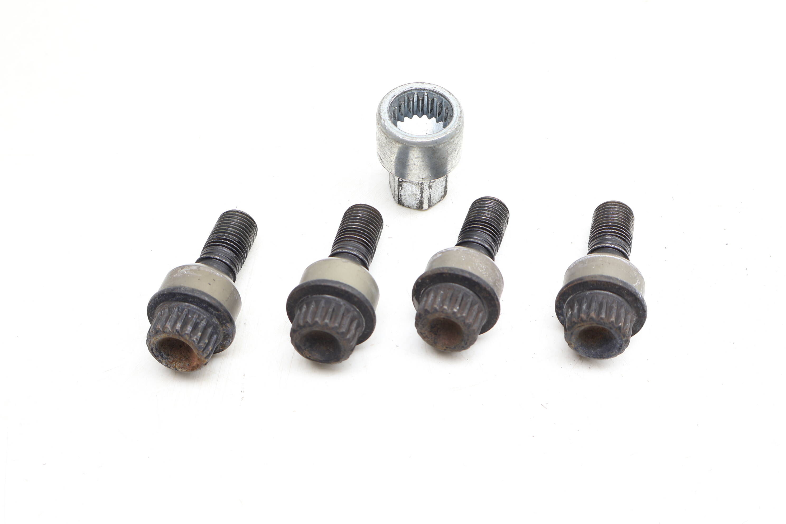 Locking Lug Nut / Bolt Set W/ Key WHT006979A