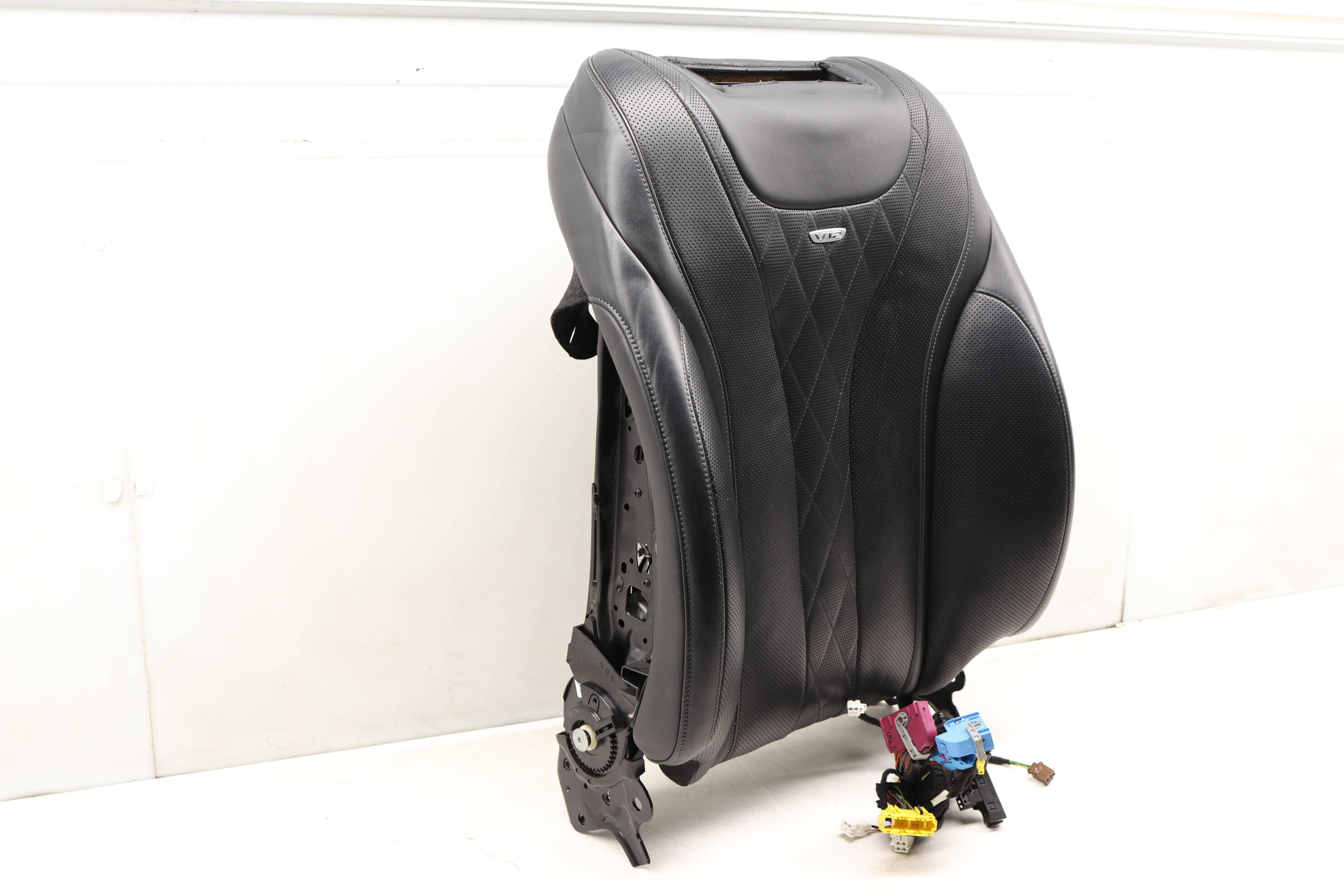 Mercedes-Benz Upper Seat Backrest Cushion Assembly (V12)