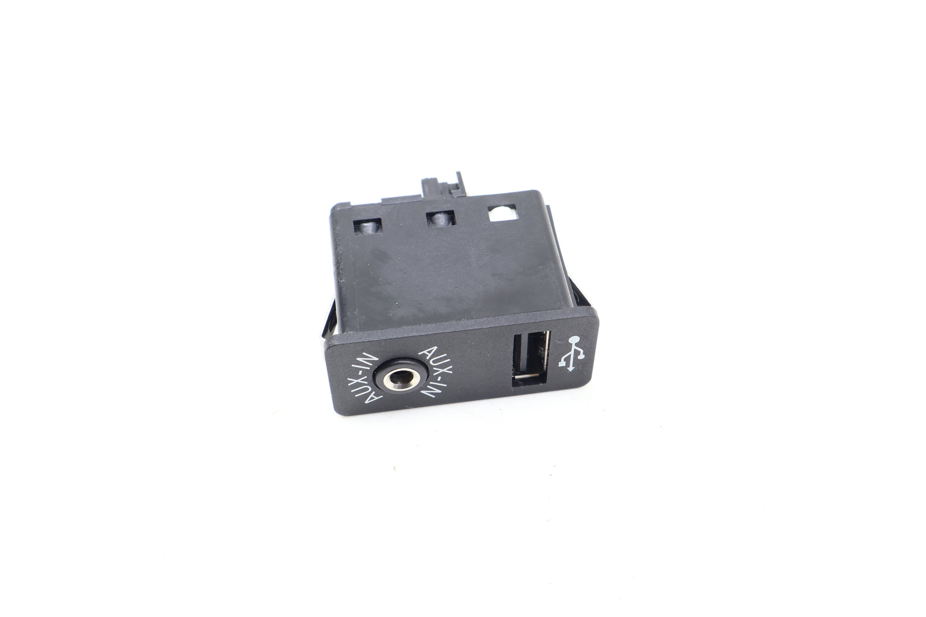 Usb / Aux-In Socket 84109237653