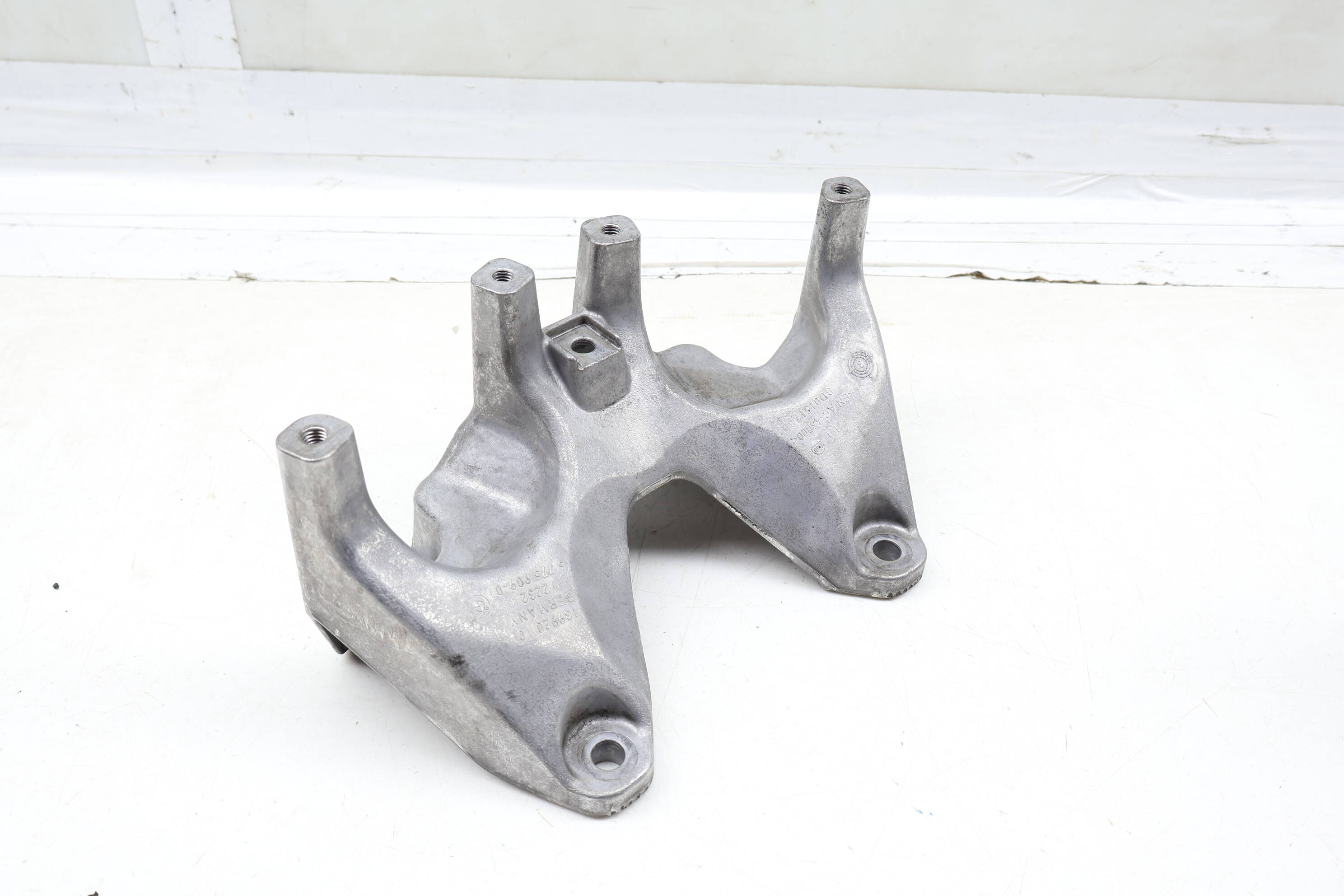 Transmission Mount Bracket 22326775909